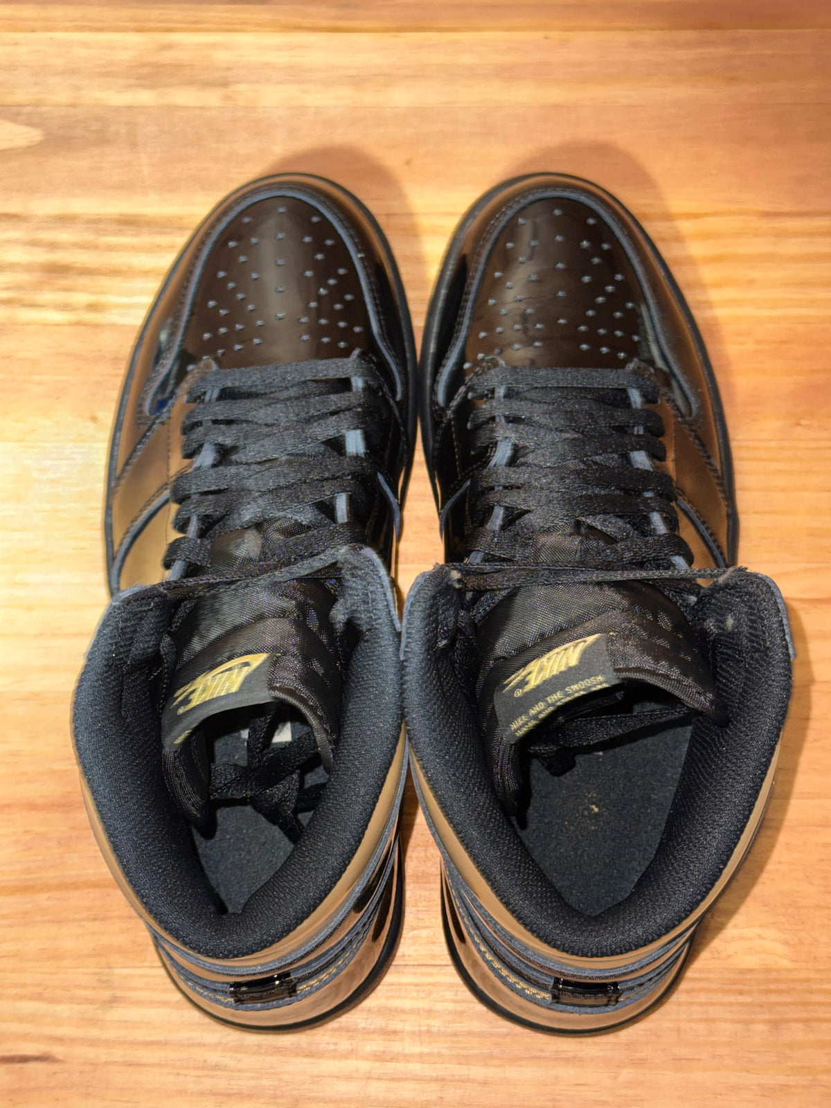 Jordan 1 Retro High Black Metallic Gold (2020)