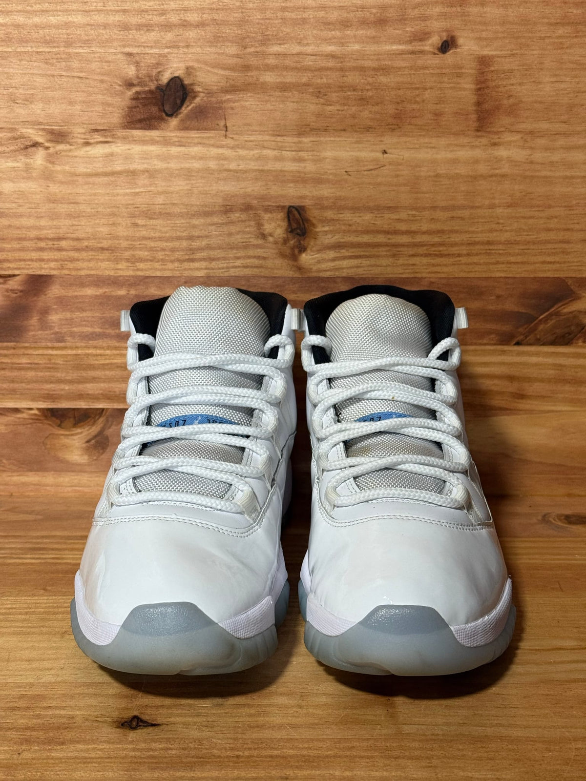 Jordan 11 Retro Legend Blue (2024) - Size 10