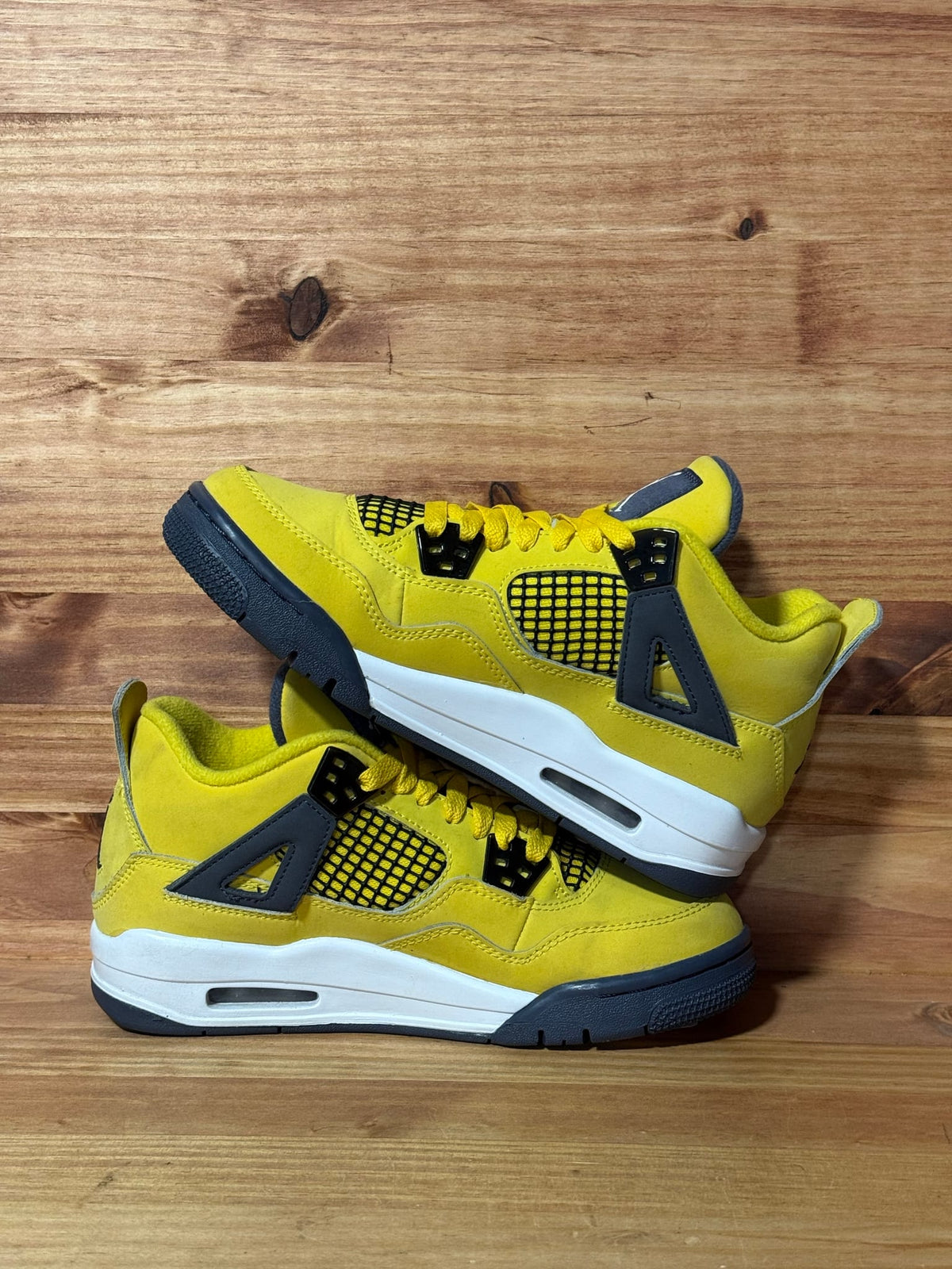 Jordan 4 Retro Lightning (2021) (GS) - Size 5Y