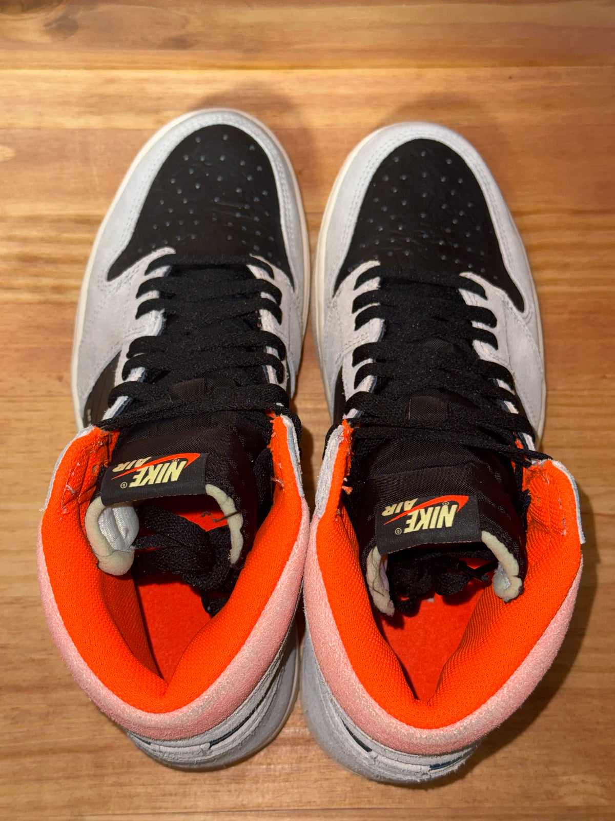 Jordan 1 Retro High Neutral Grey Hyper Crimson