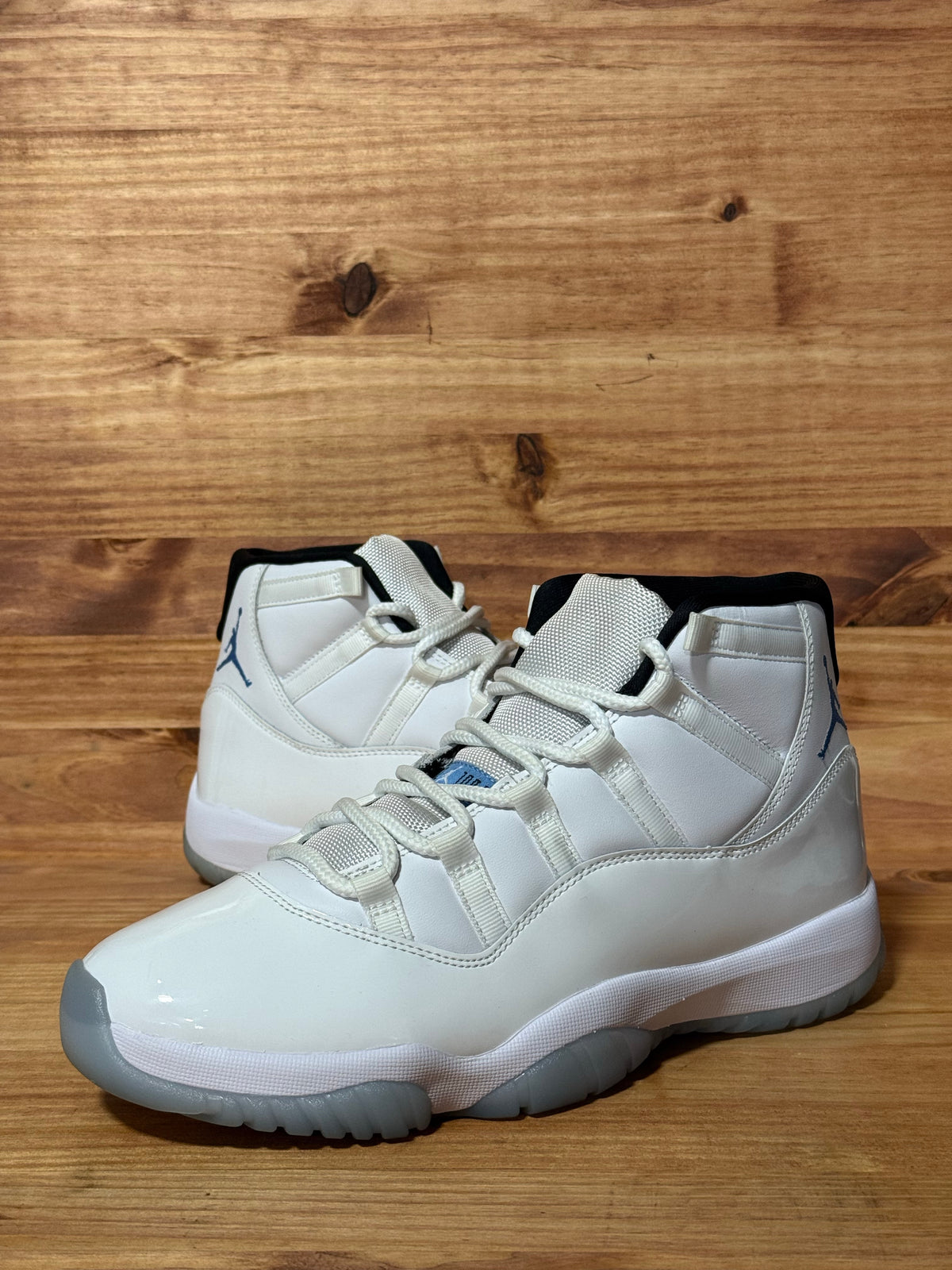 Jordan 11 Retro Legend Blue (2024)