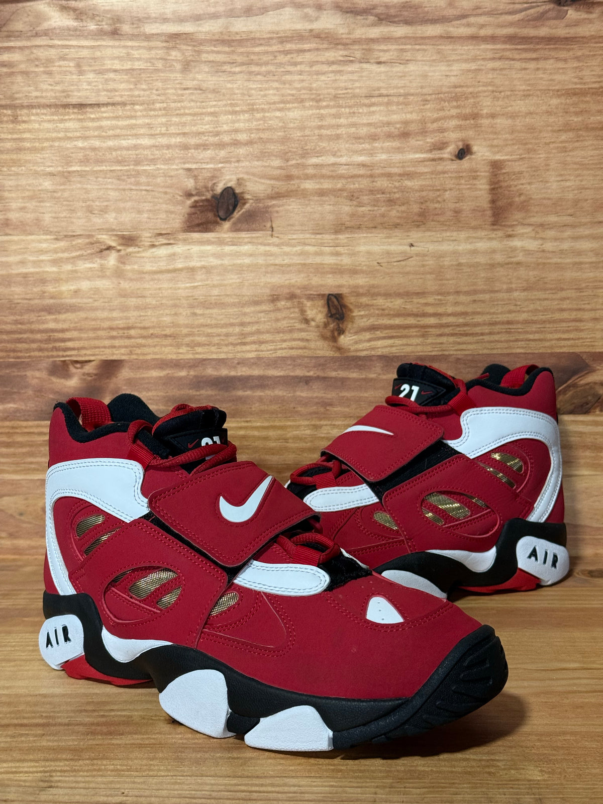Nike Air Diamond Turf 2 Red Gold (2026)