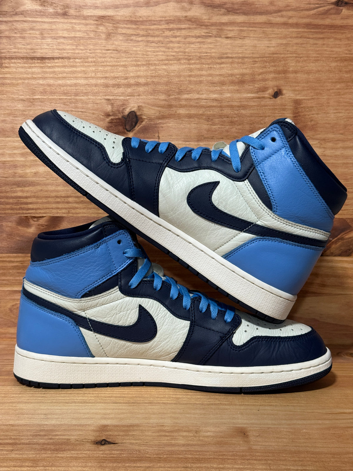 Jordan 1 Retro High Obsidian