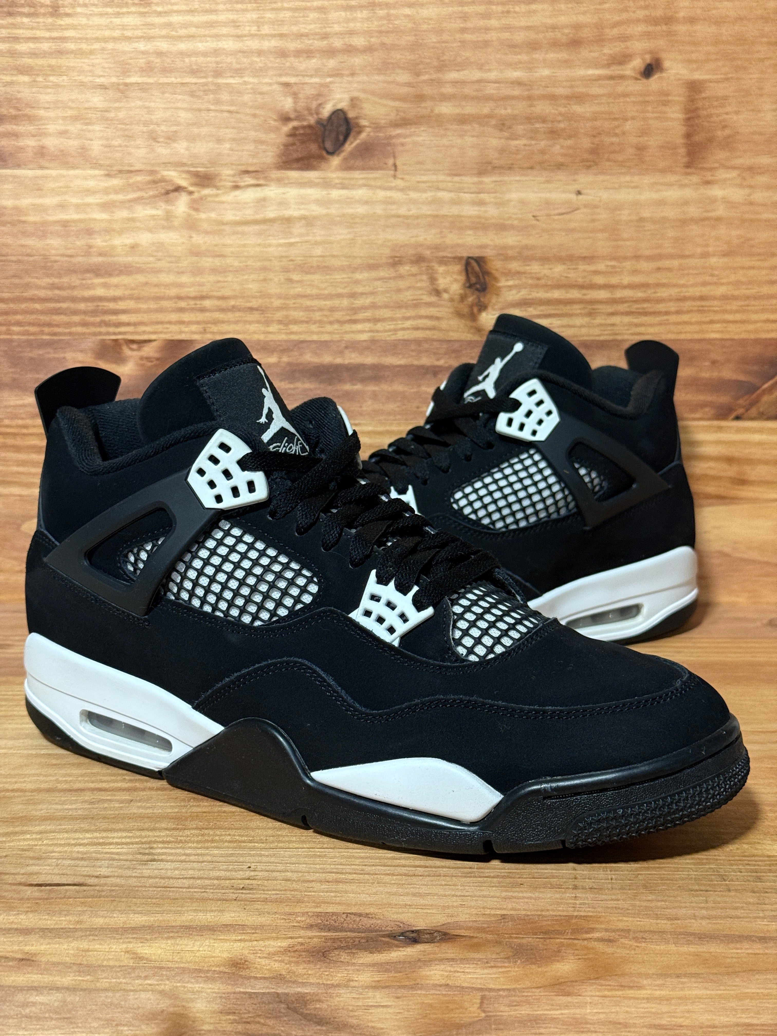 Jordan 4 Retro White Thunder