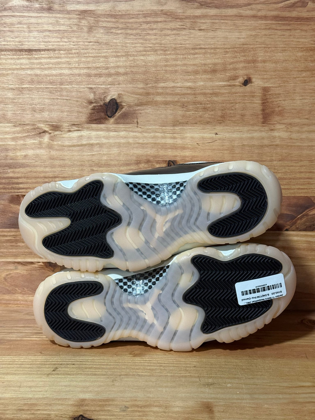 Jordan 11 Retro Neapolitan (Women's) Size 9.5M