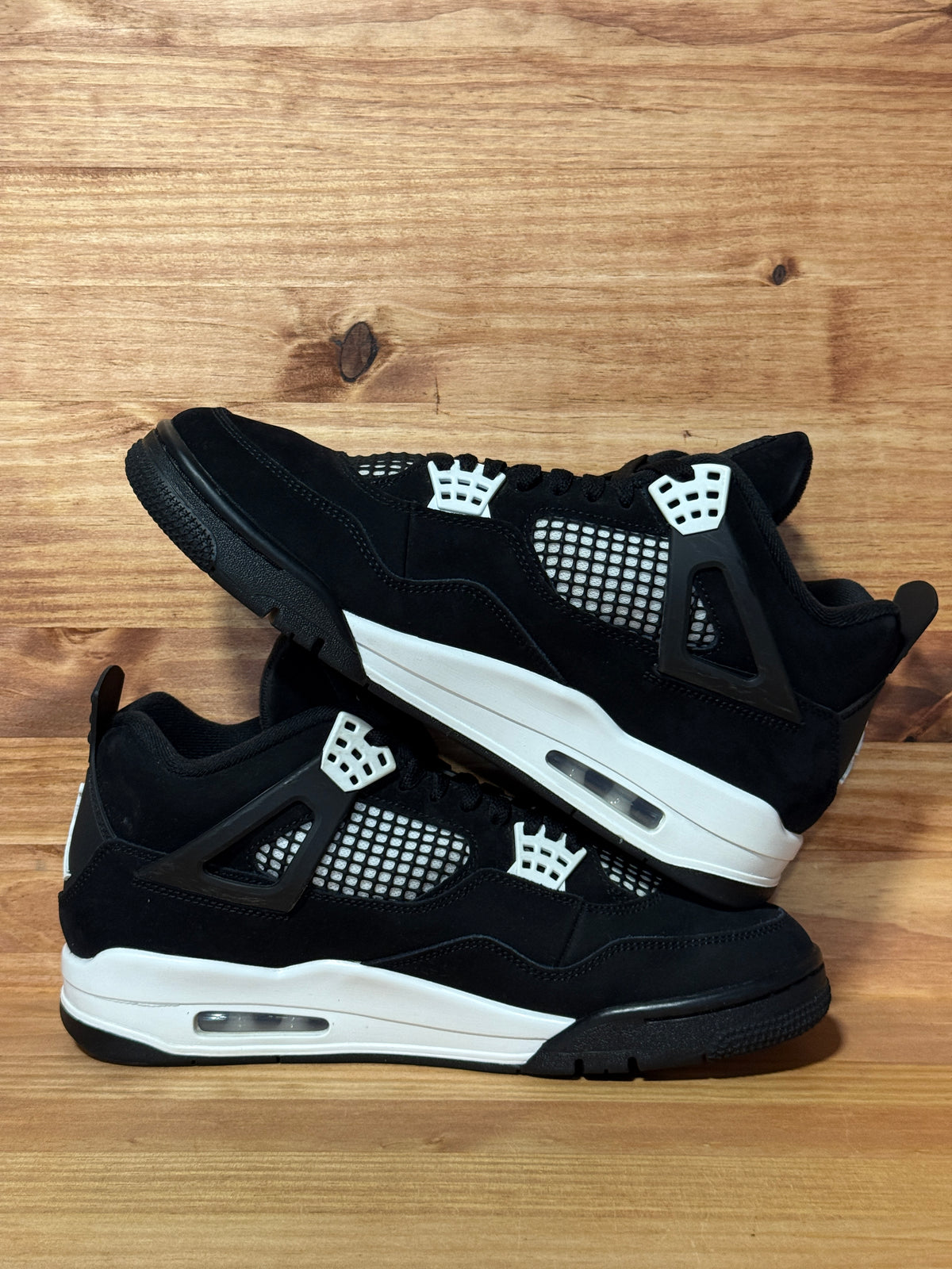 Jordan 4 Retro White Thunder