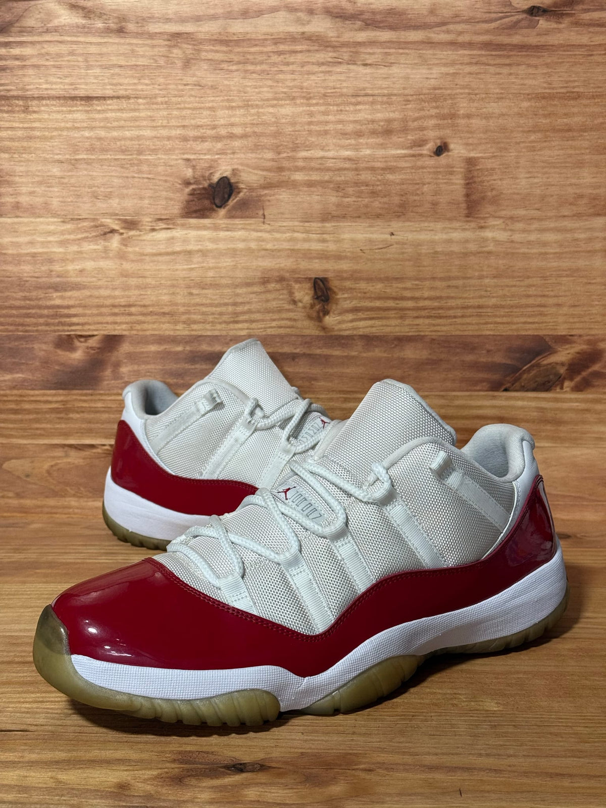 Jordan 11 Retro Low Cherry (2016)