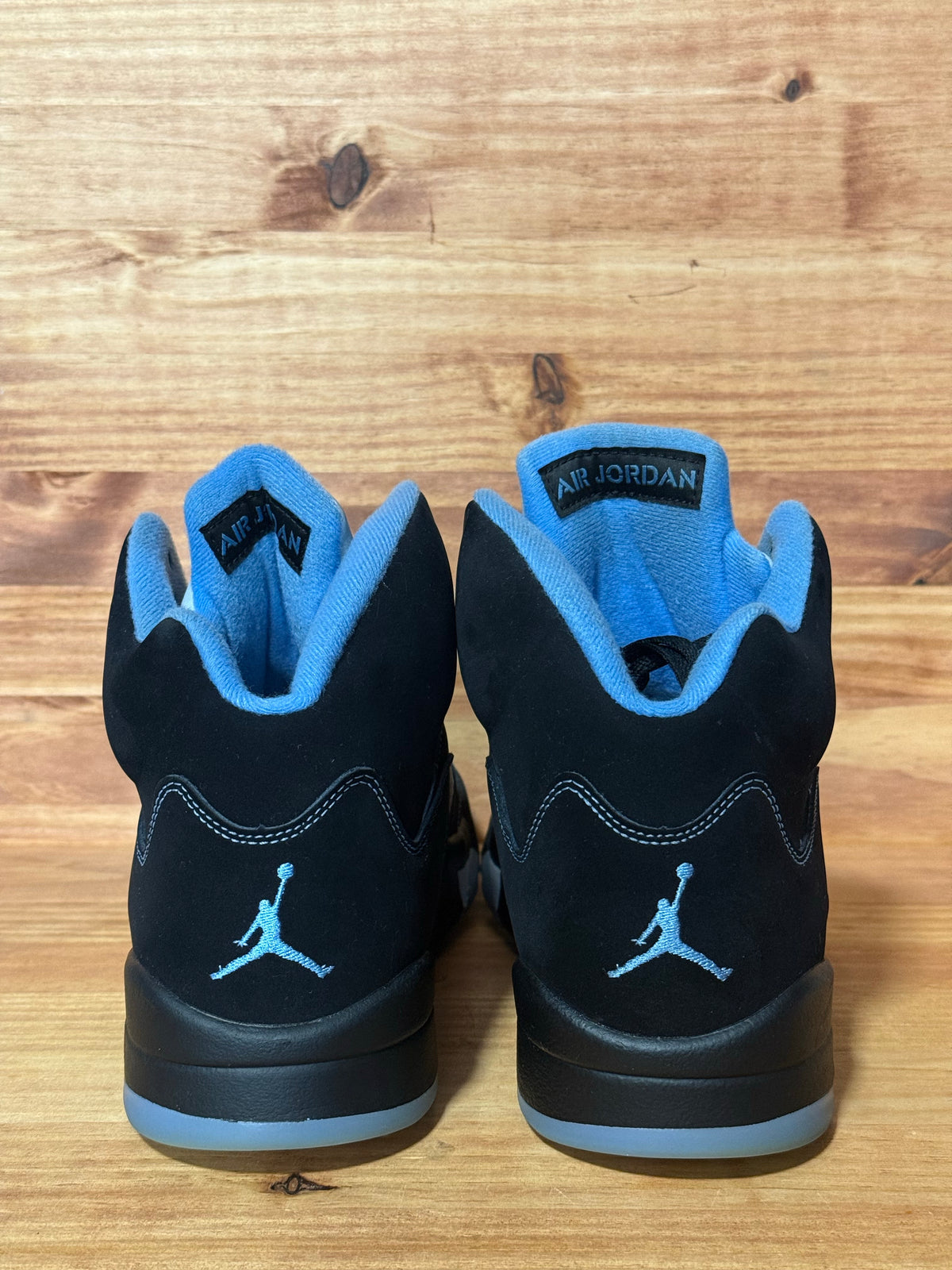 Jordan 5 Retro Black University Blue (2026)