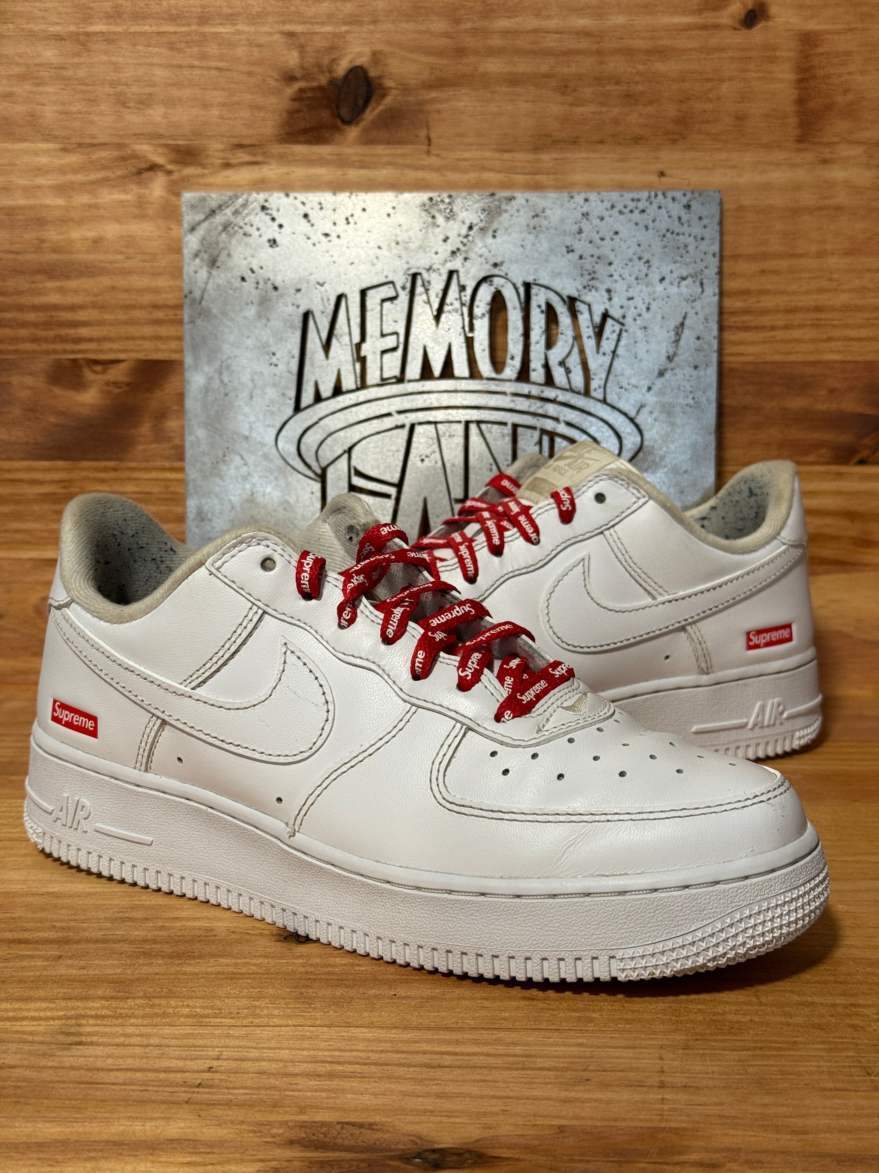 Nike Air Force 1 Low Supreme White