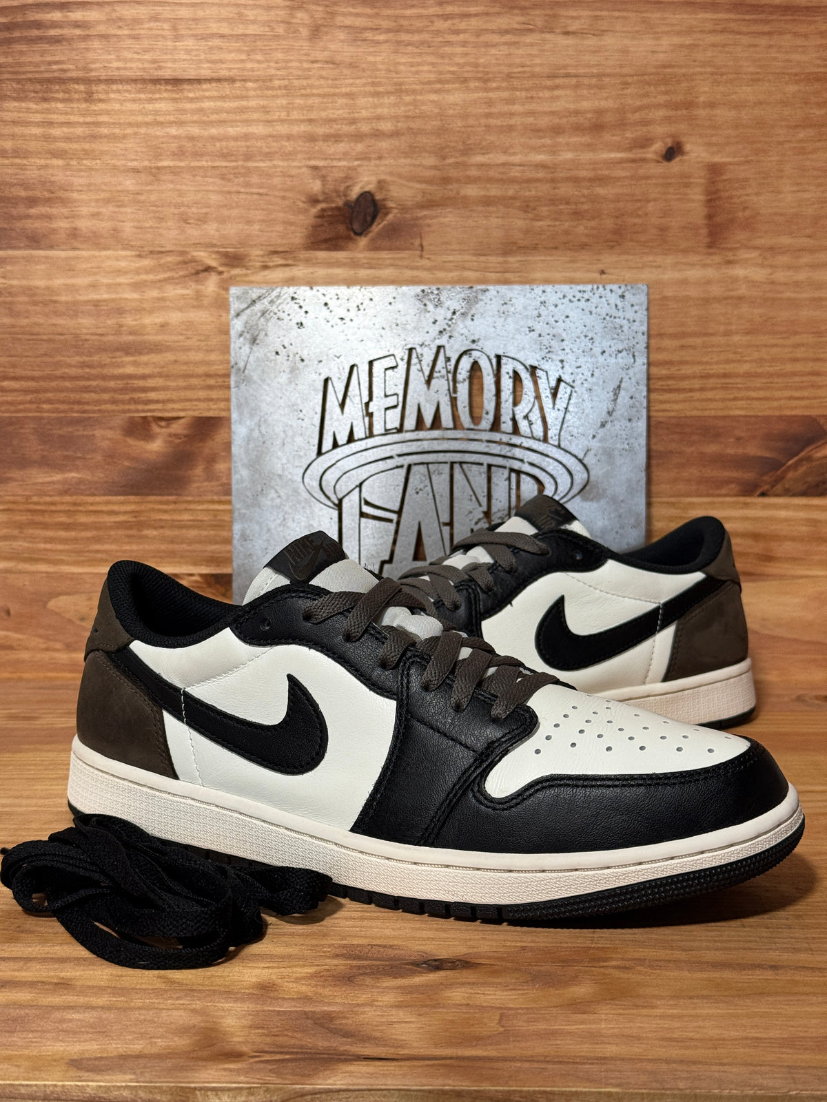 Jordan 1 Retro Low OG Mocha