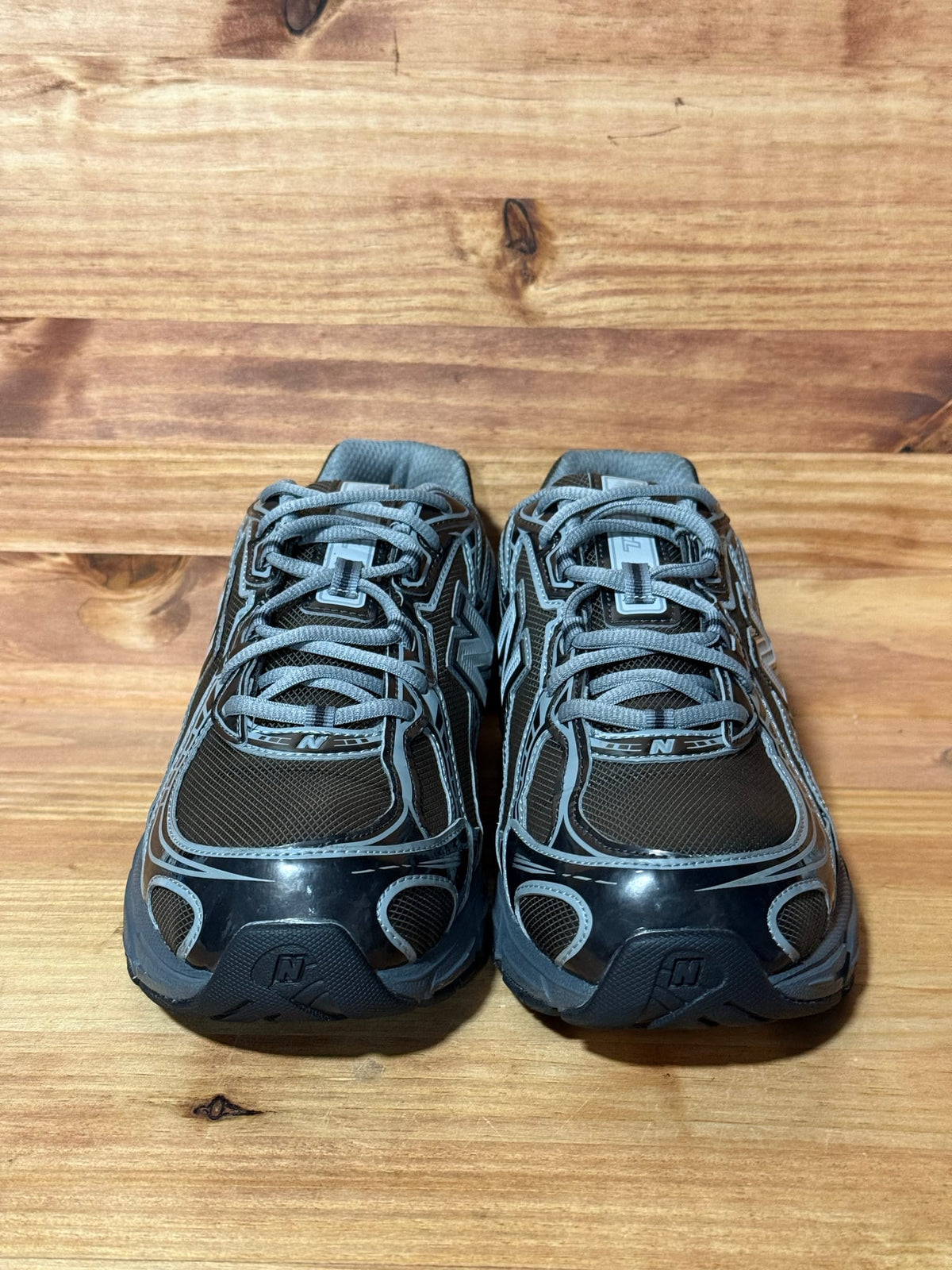 New Balance 740 Black Metallic - Size 9
