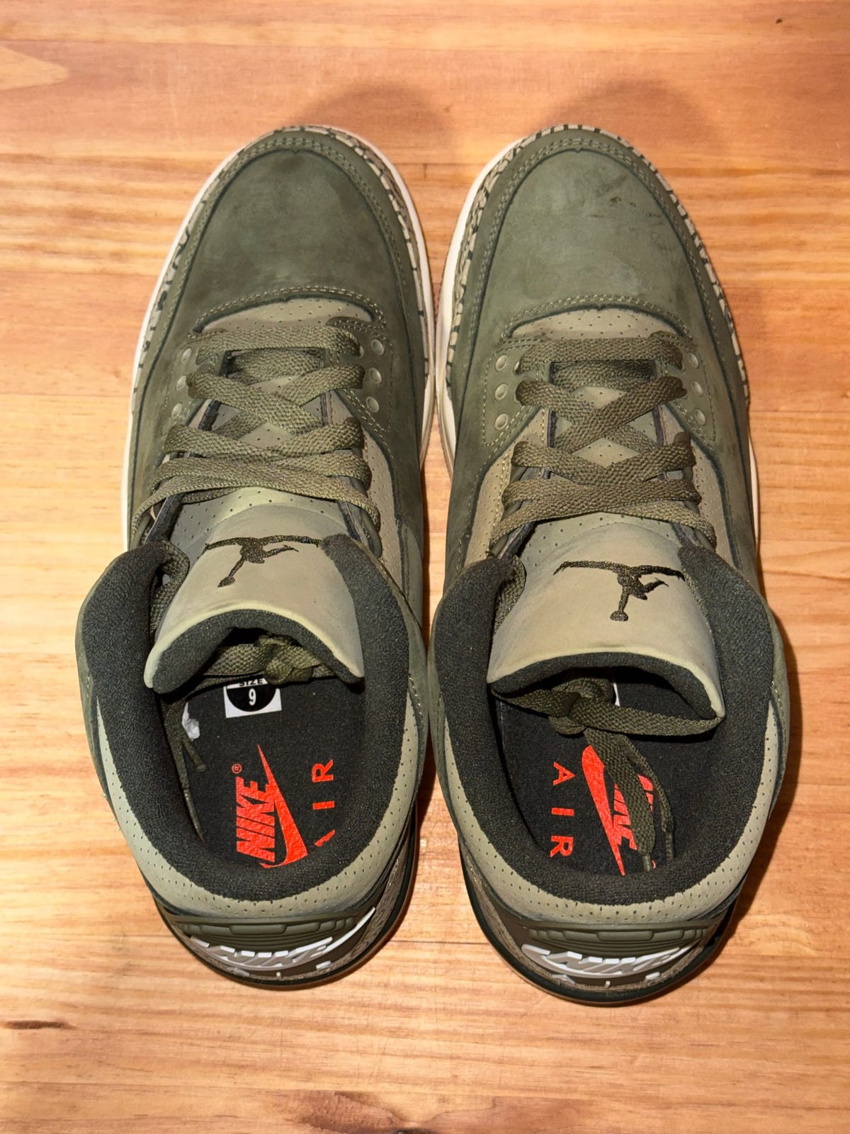 Jordan 3 Retro Family Affair - Size 9