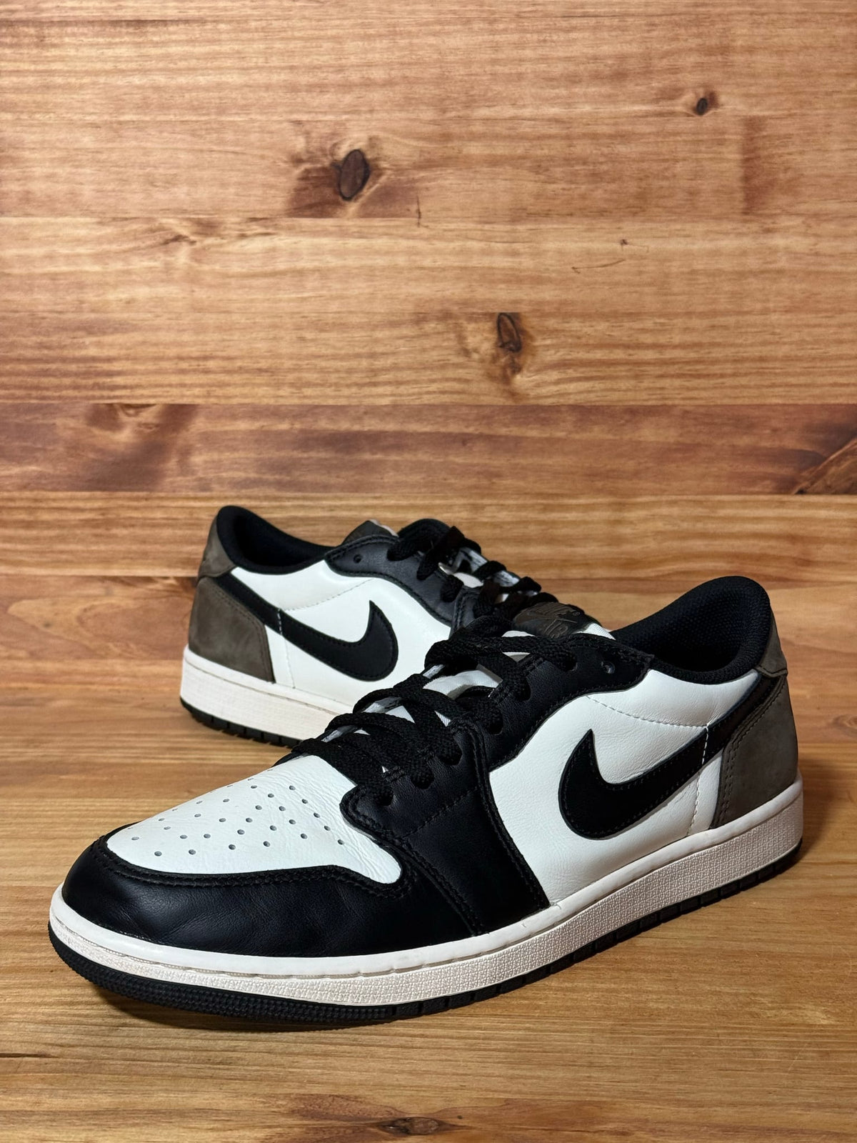 Jordan 1 Retro Low OG Mocha - Size 11