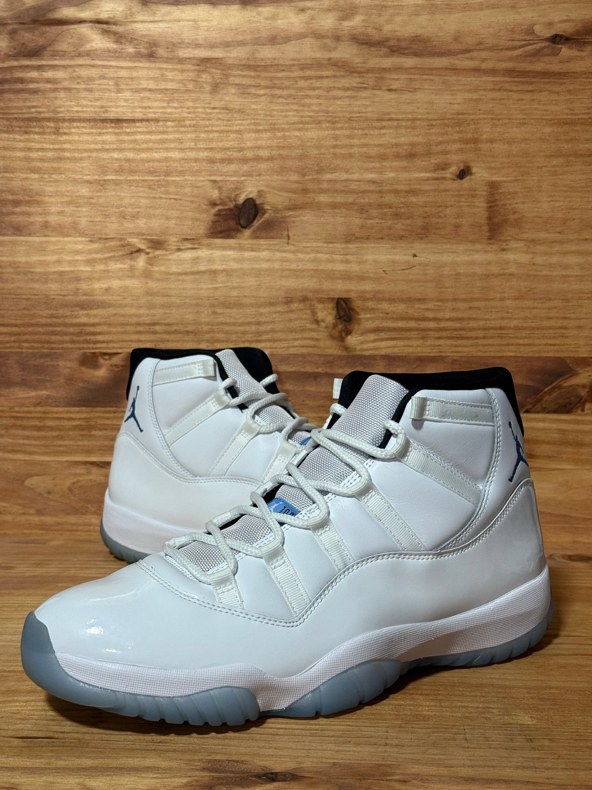 Jordan 11 Retro Legend Blue (2024)