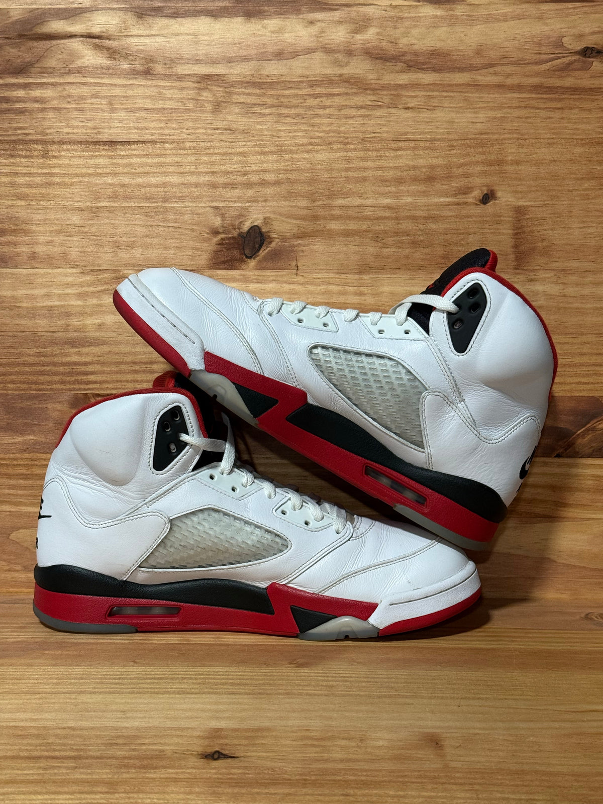 Jordan 5 Retro Fire Red Black Tongue (2025)