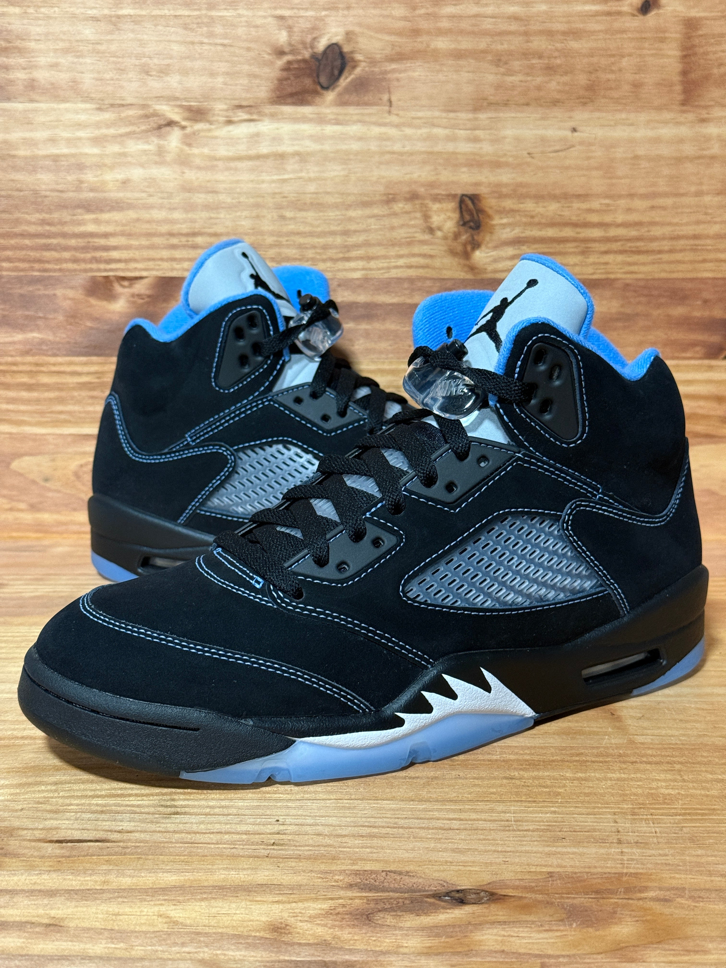 Jordan 5 Retro Black University Blue (2026)