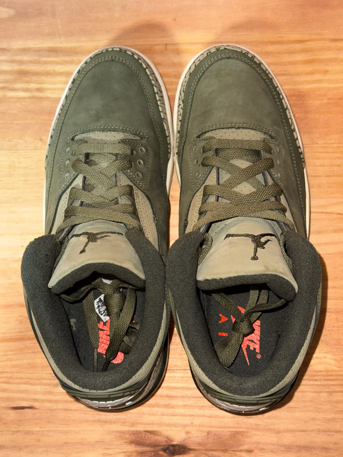 Jordan 3 Retro Family Affair - Size 9