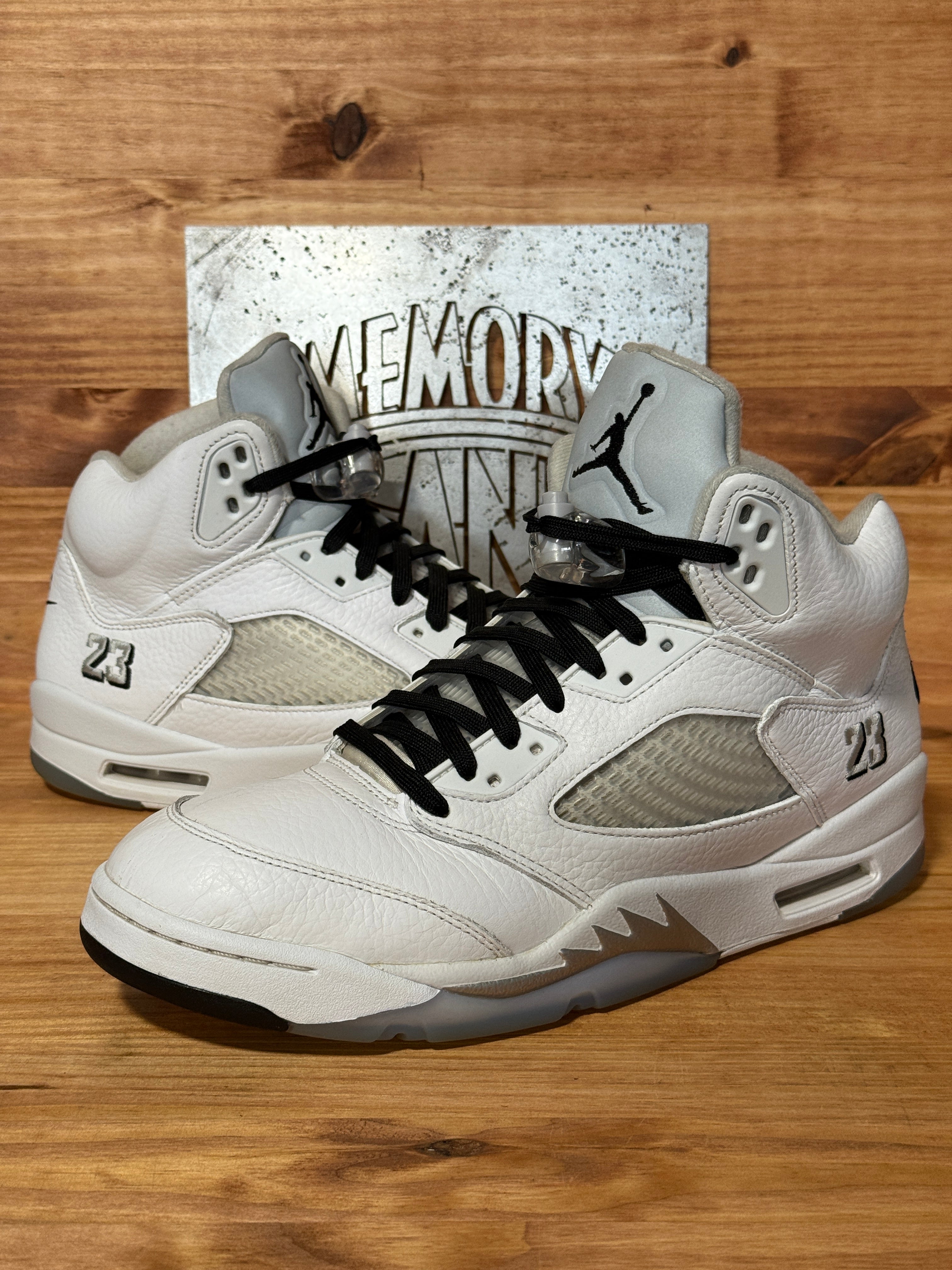 Jordan 5 Retro White Metallic (2026)