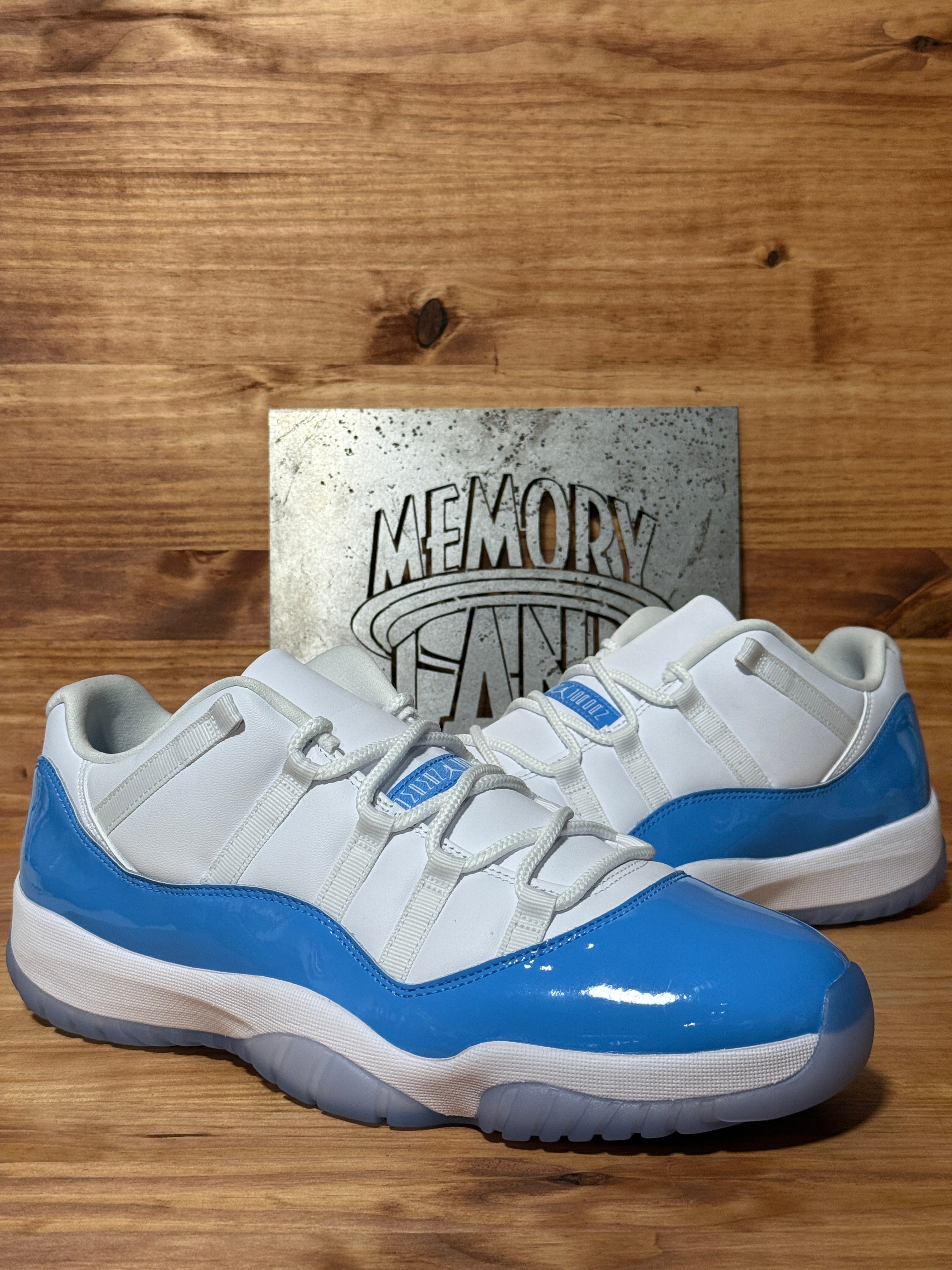 Jordan 11 Retro Low University Blue (2026)