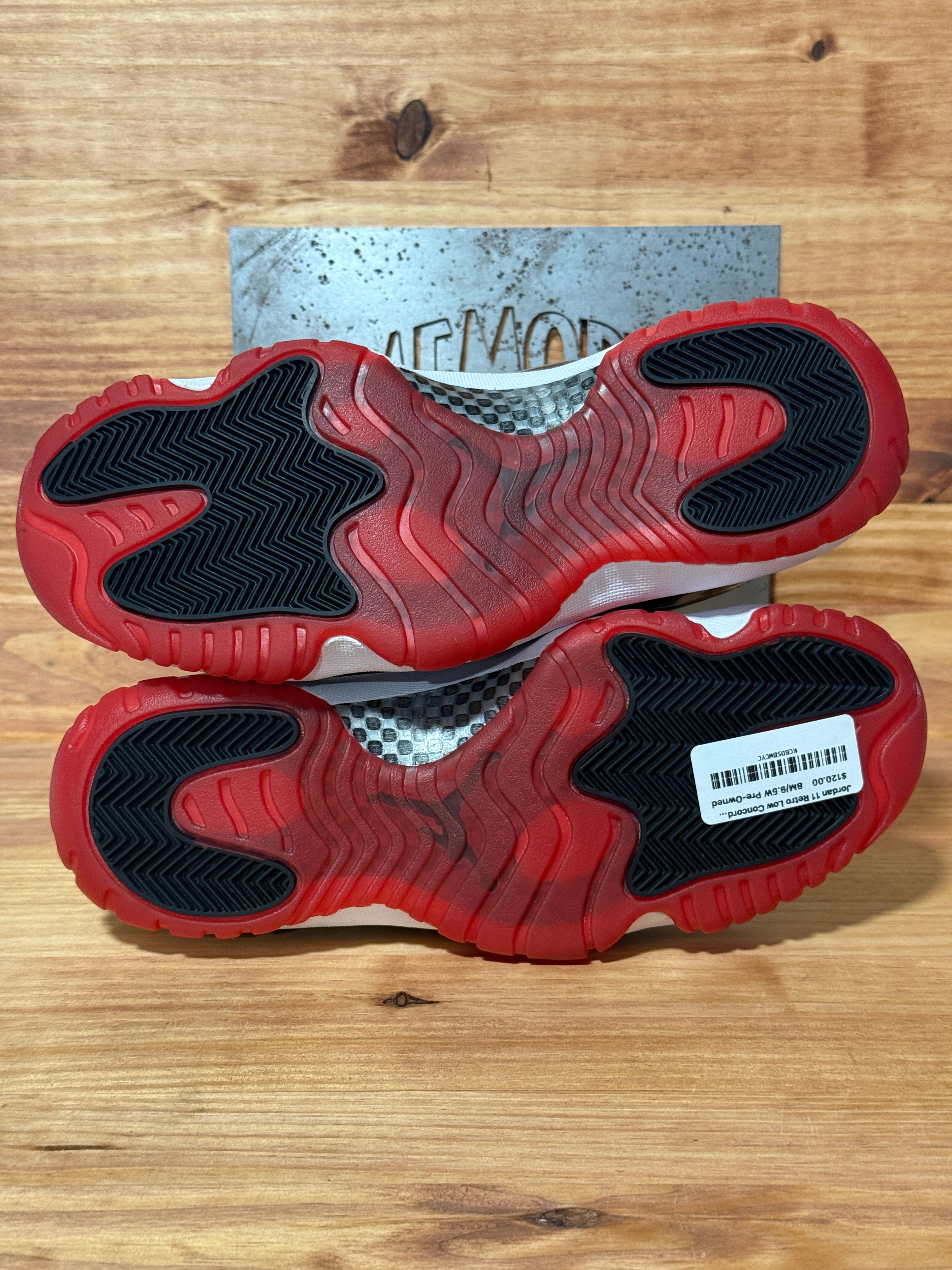 Jordan 11 Retro Low Concord Bred