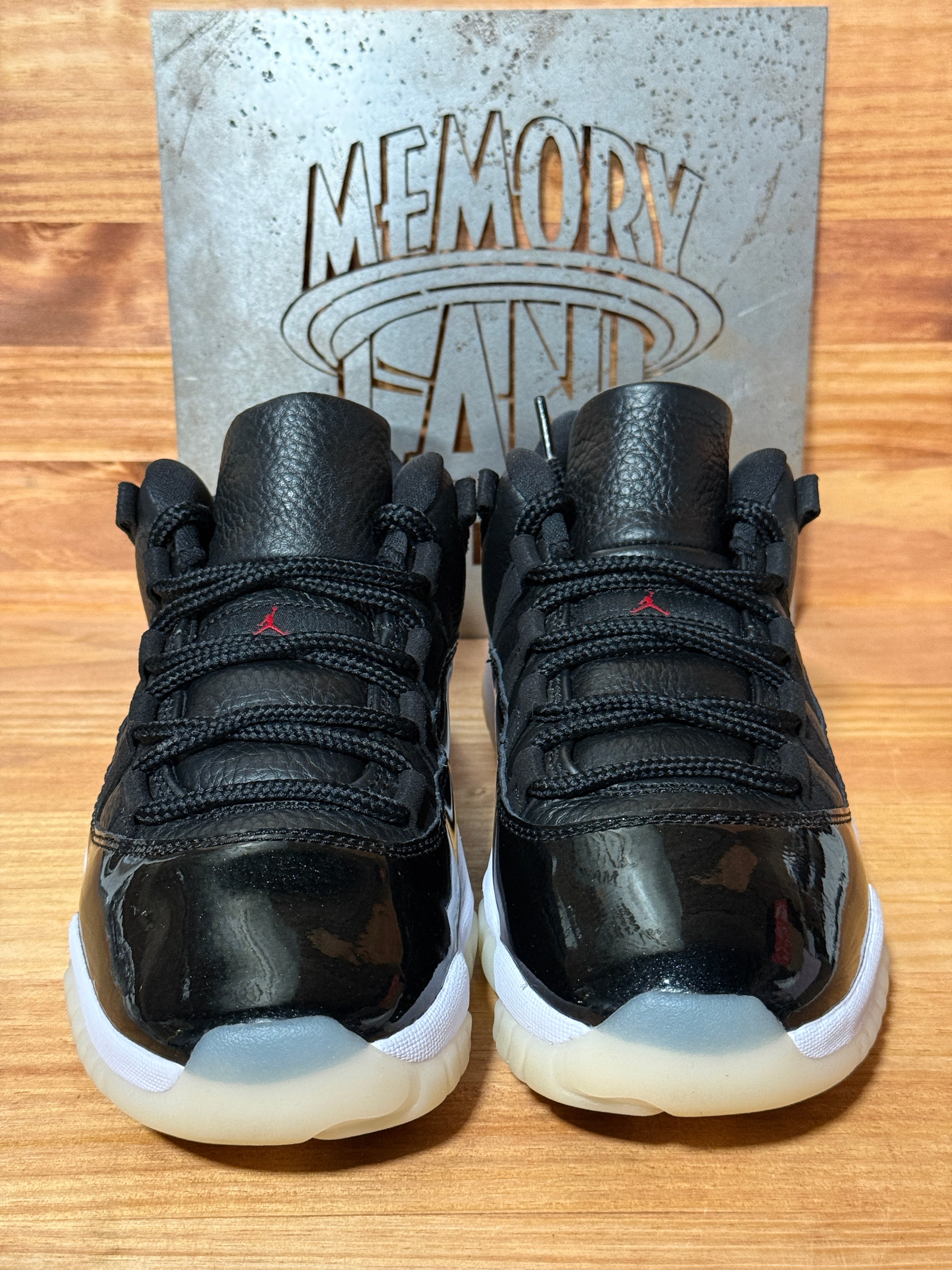 Jordan 11 Retro Low 72-10