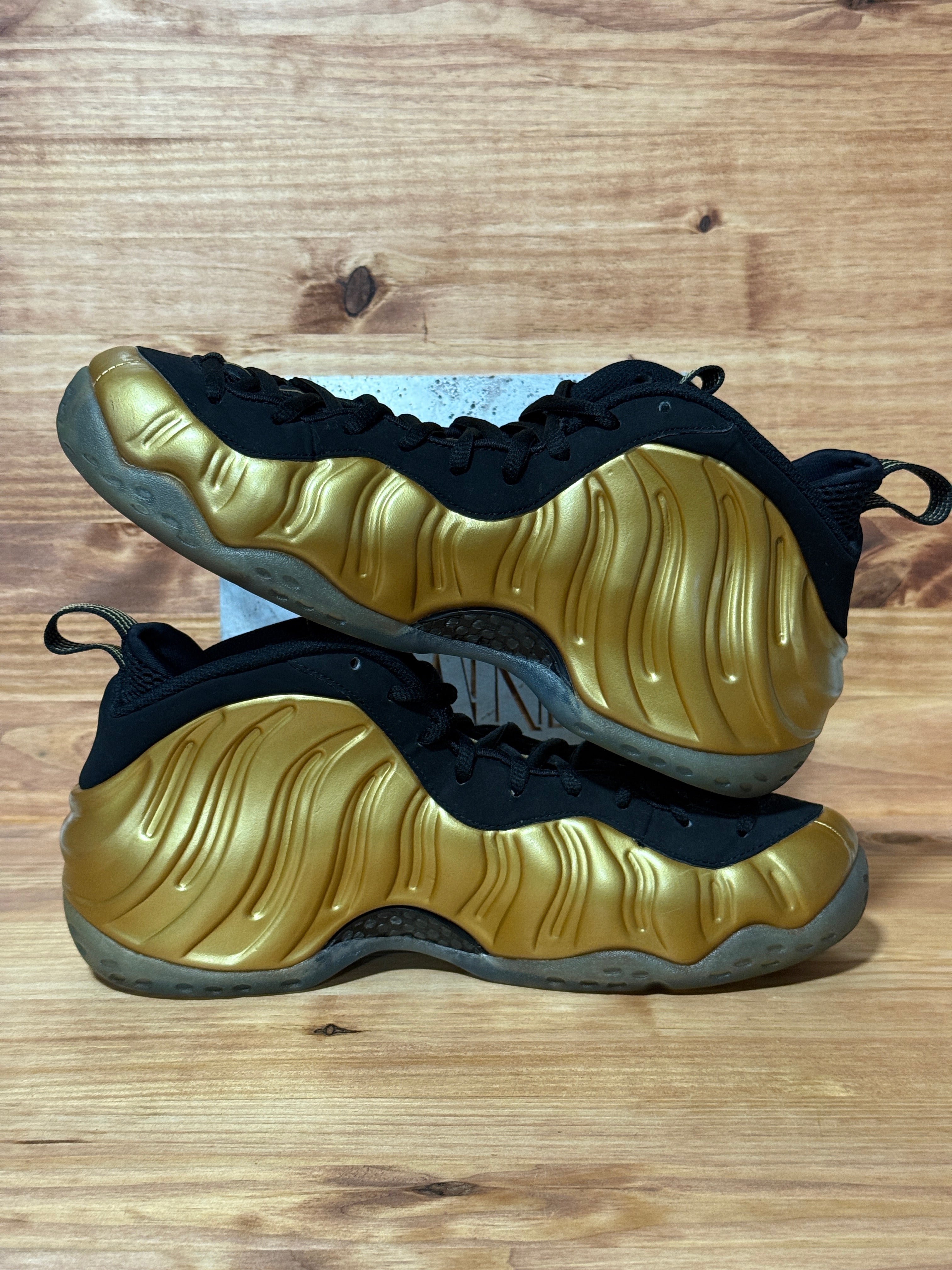 Nike Air Foamposite One Metallic Gold