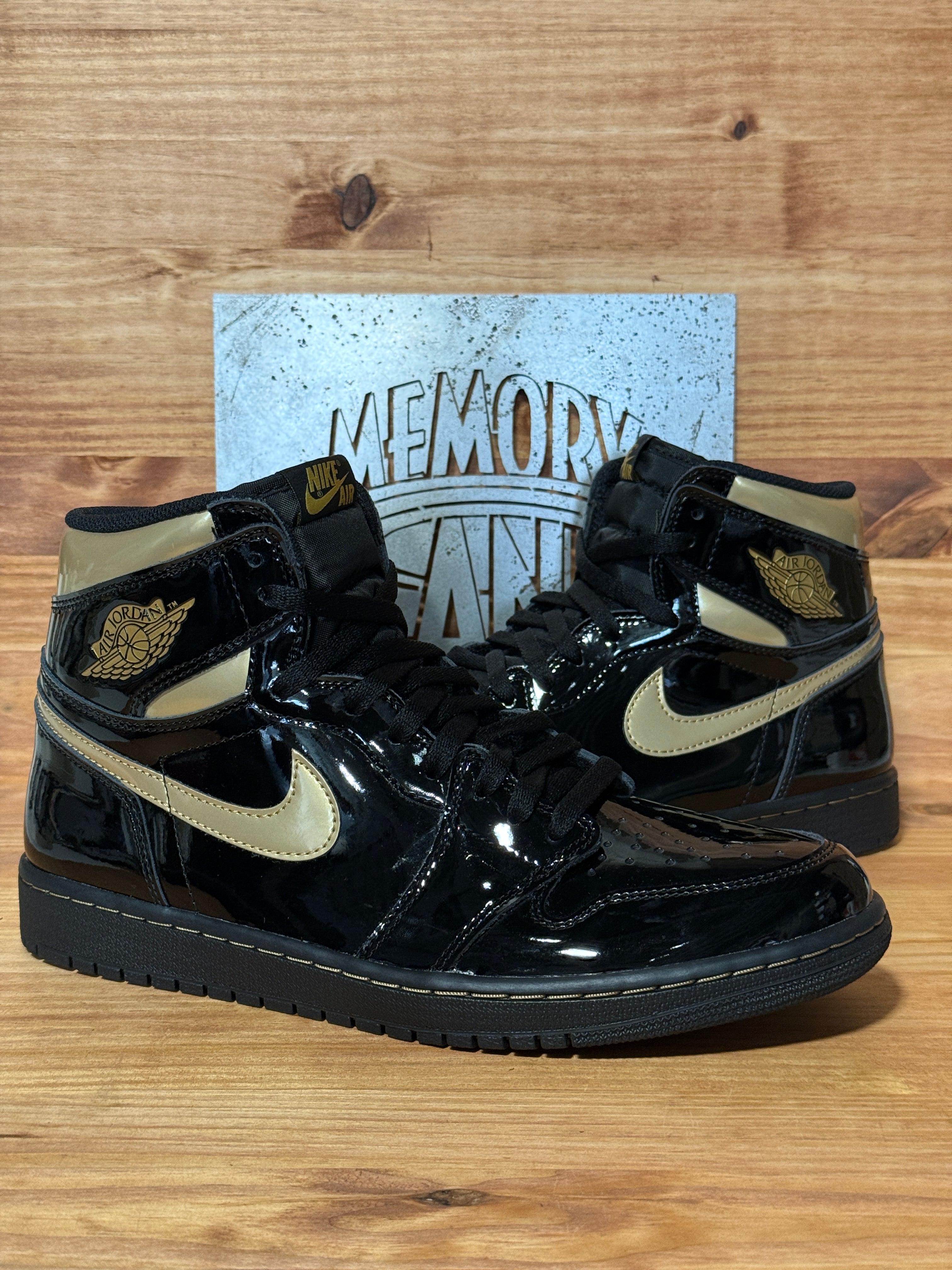 Jordan 1 Retro High Black Metallic Gold (2020)