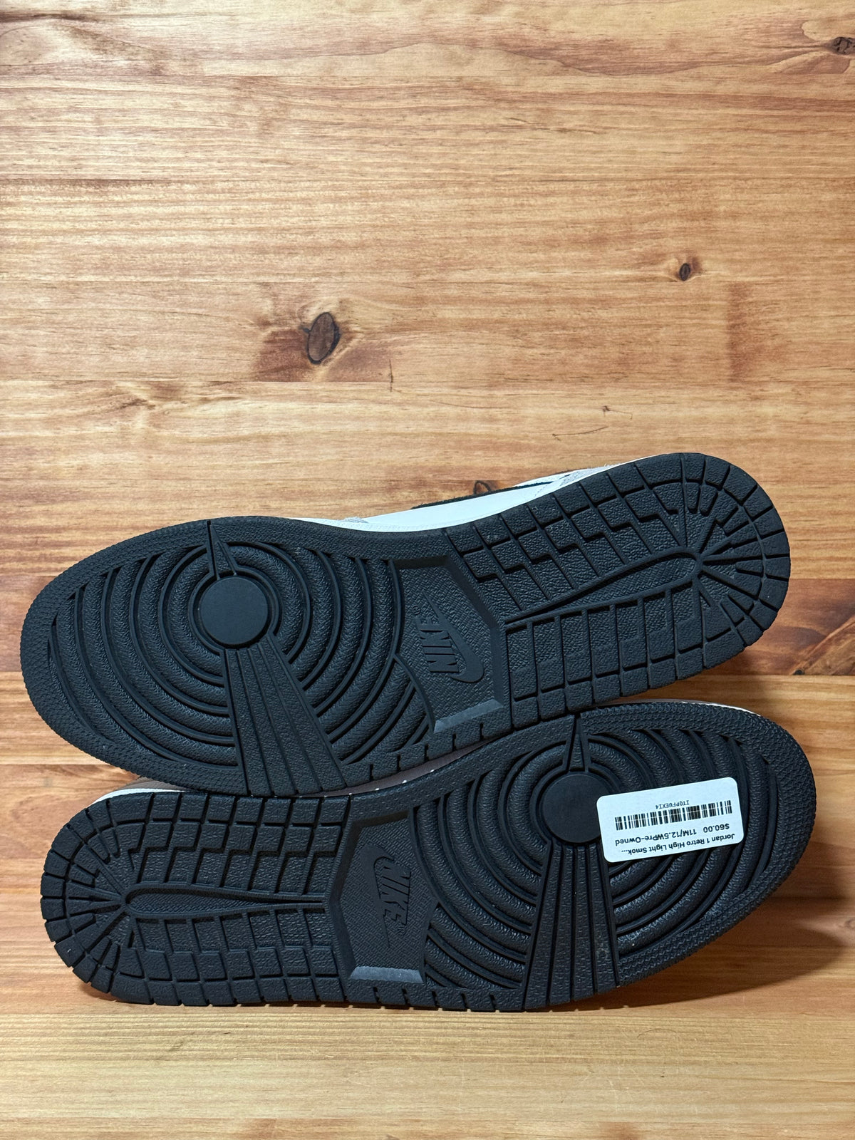 Jordan 1 Retro High Light Smoke Grey