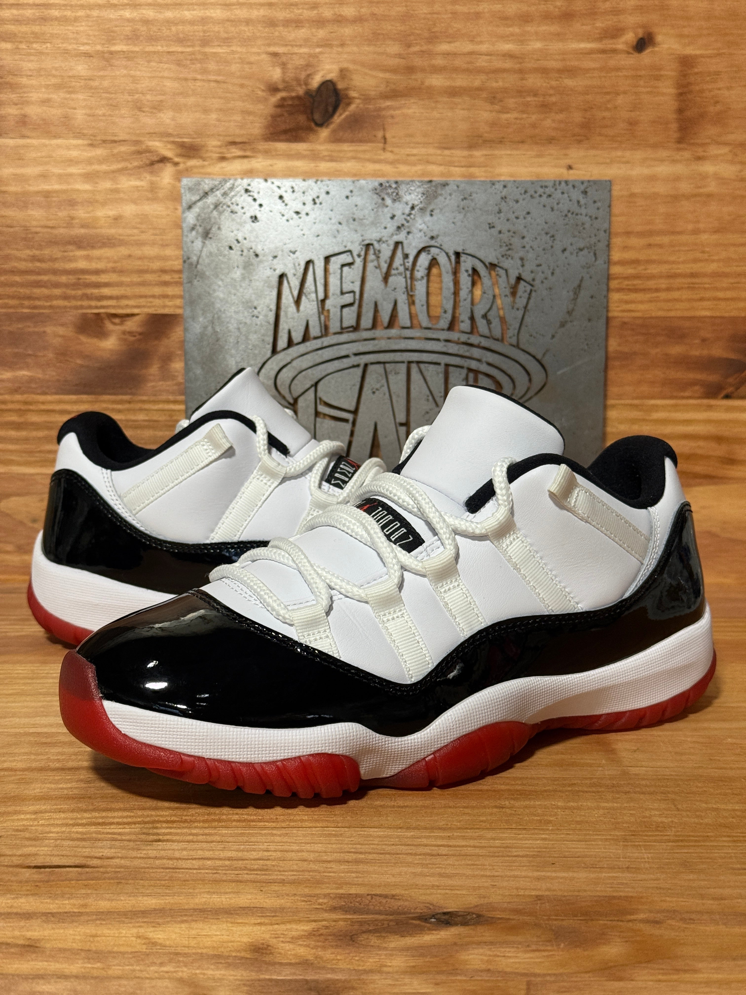 Jordan 11 Retro Low Concord Bred