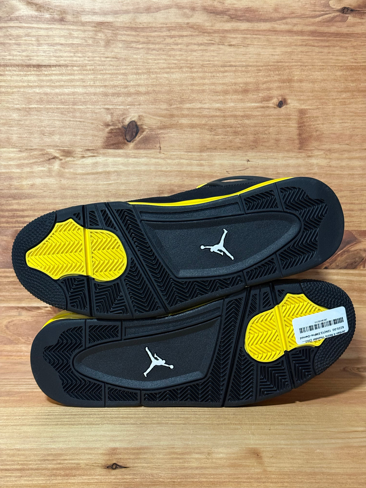Jordan 4 Retro Thunder (2023)