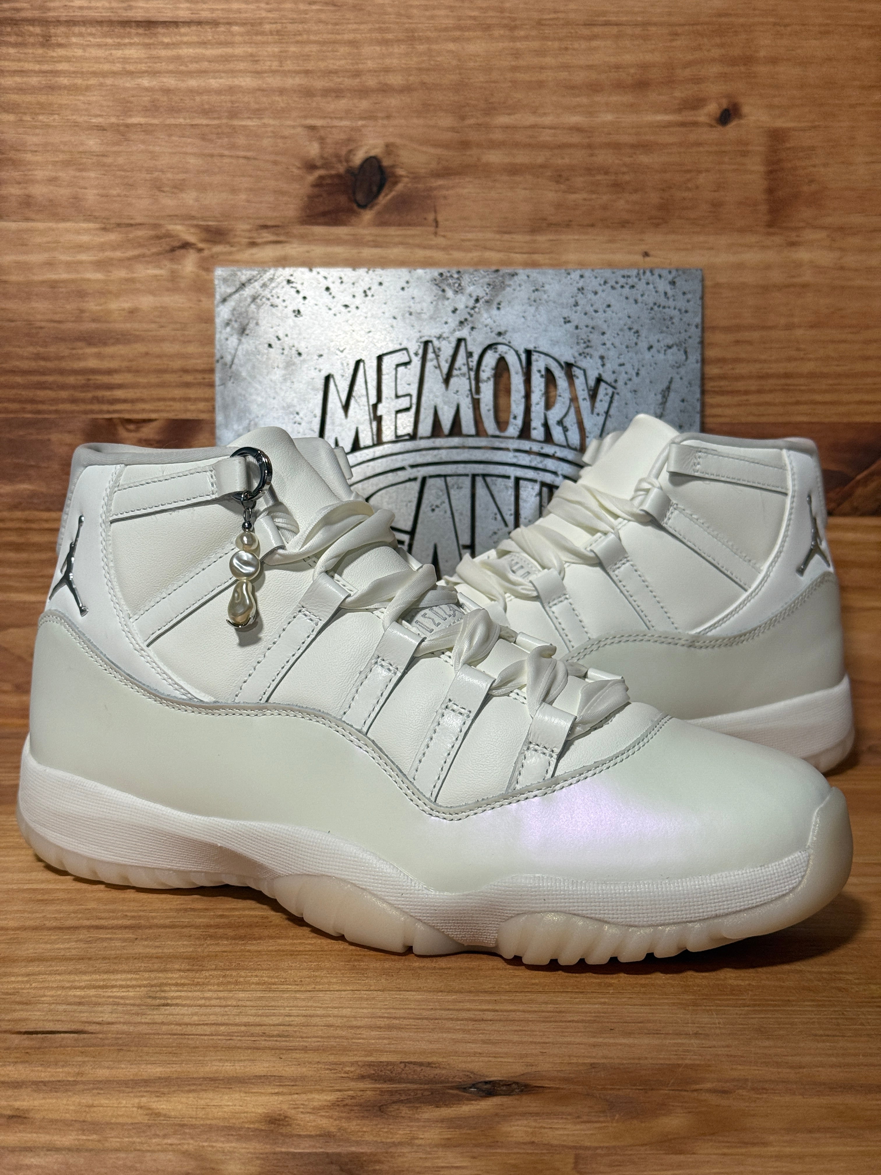 Jordan 11 Retro Pearl (Women's)