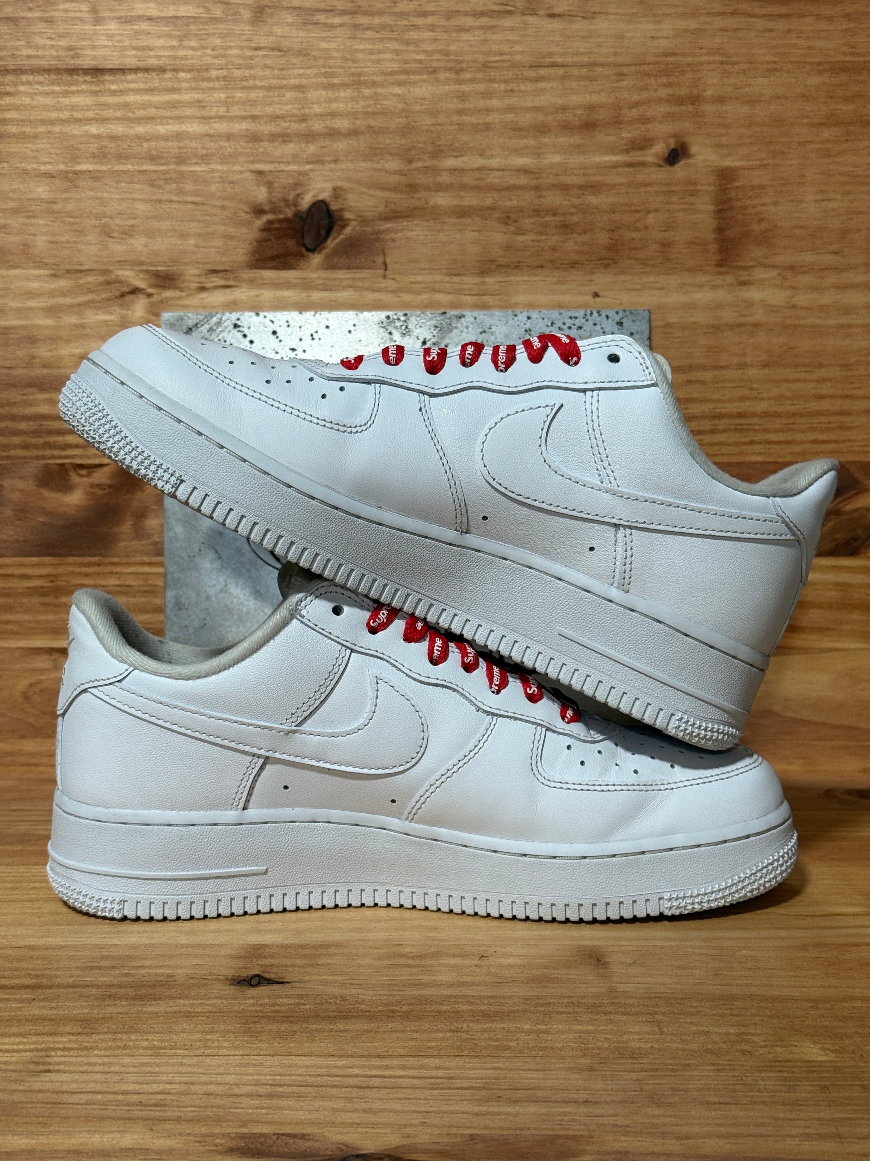 Nike Air Force 1 Low Supreme White