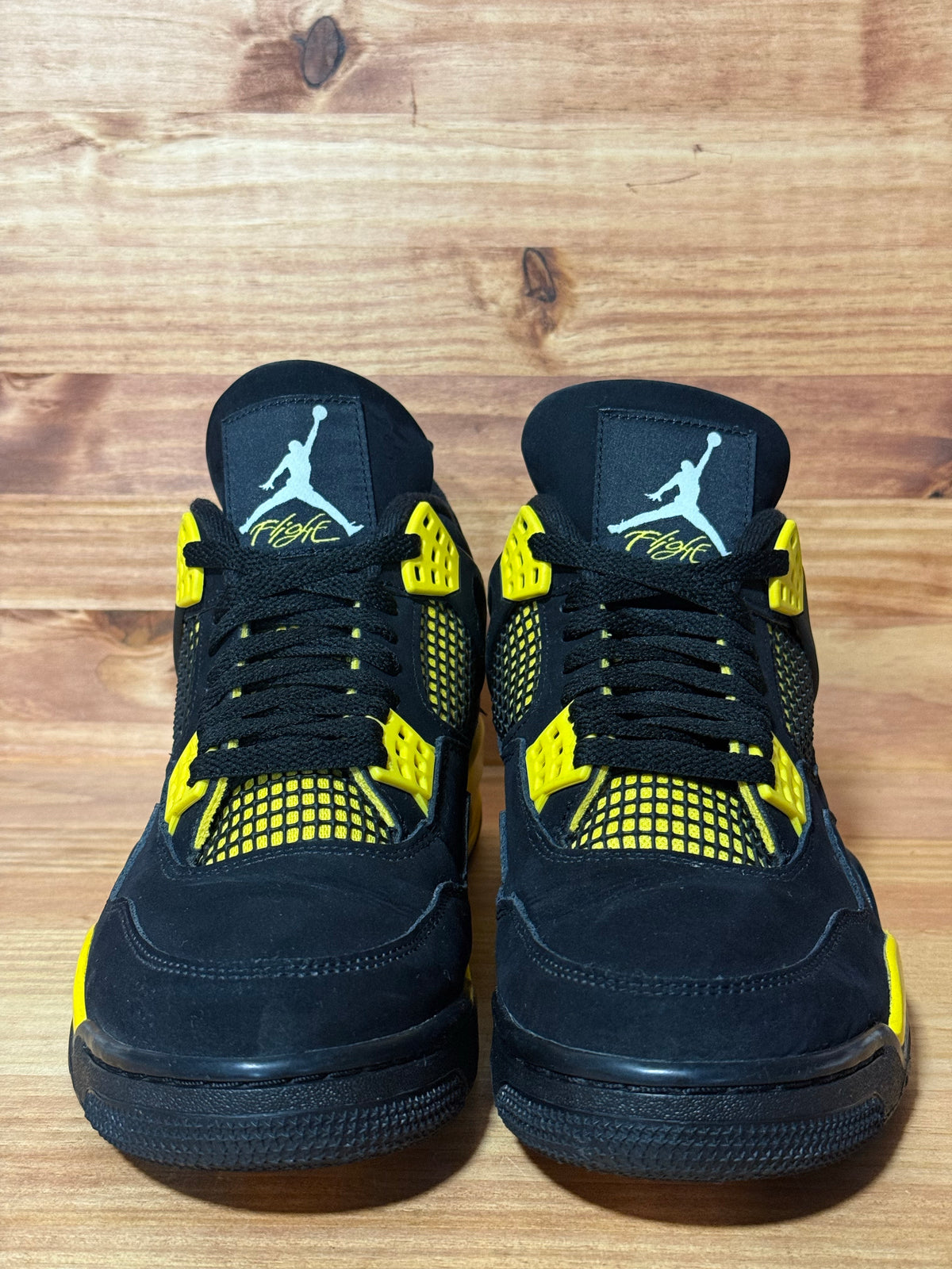 Jordan 4 Retro Thunder (2023)