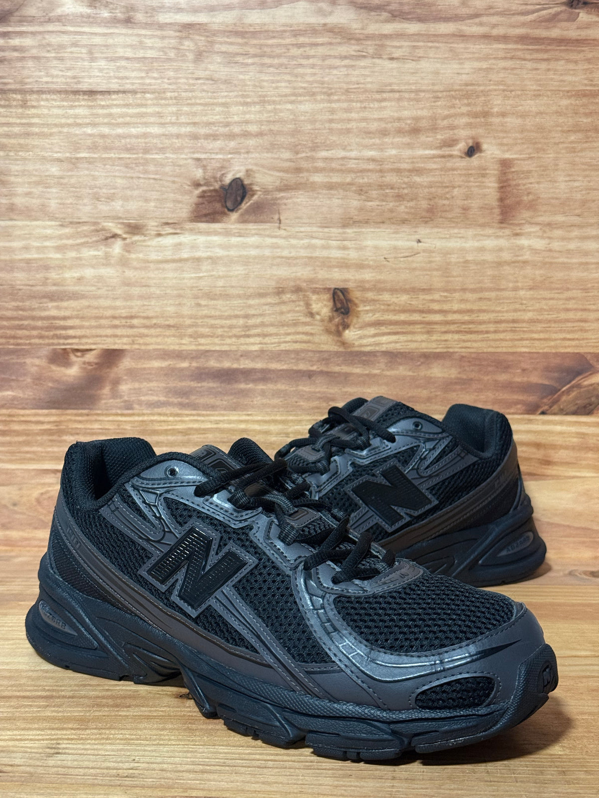 New Balance 740 Triple Black