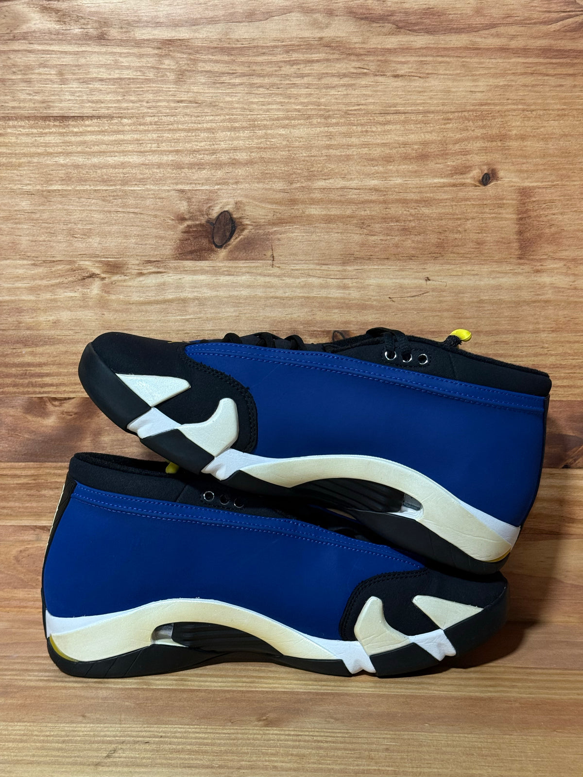 Jordan 14 Retro Low Laney (2015)