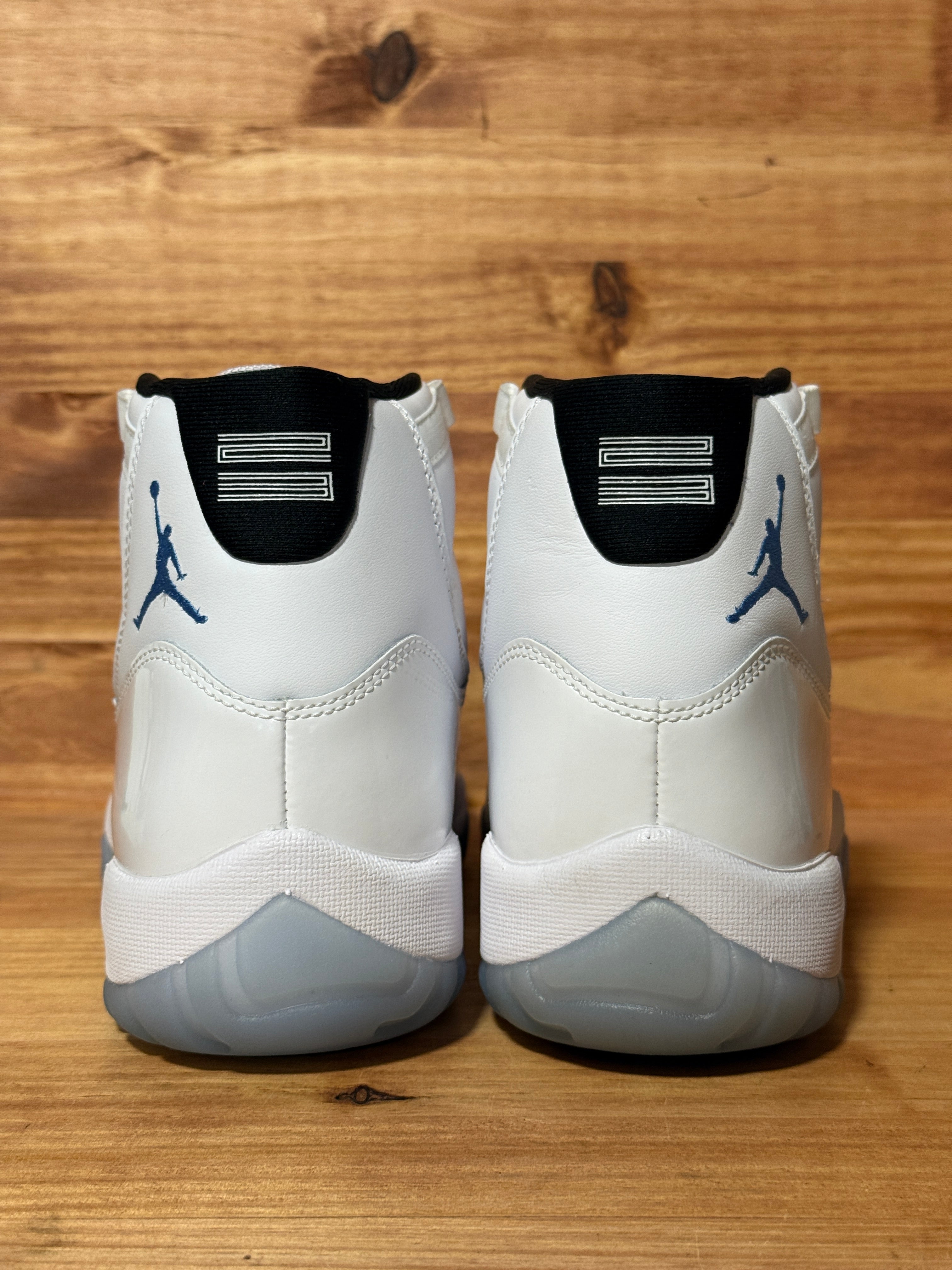 Jordan 11 Retro Legend Blue (2024)