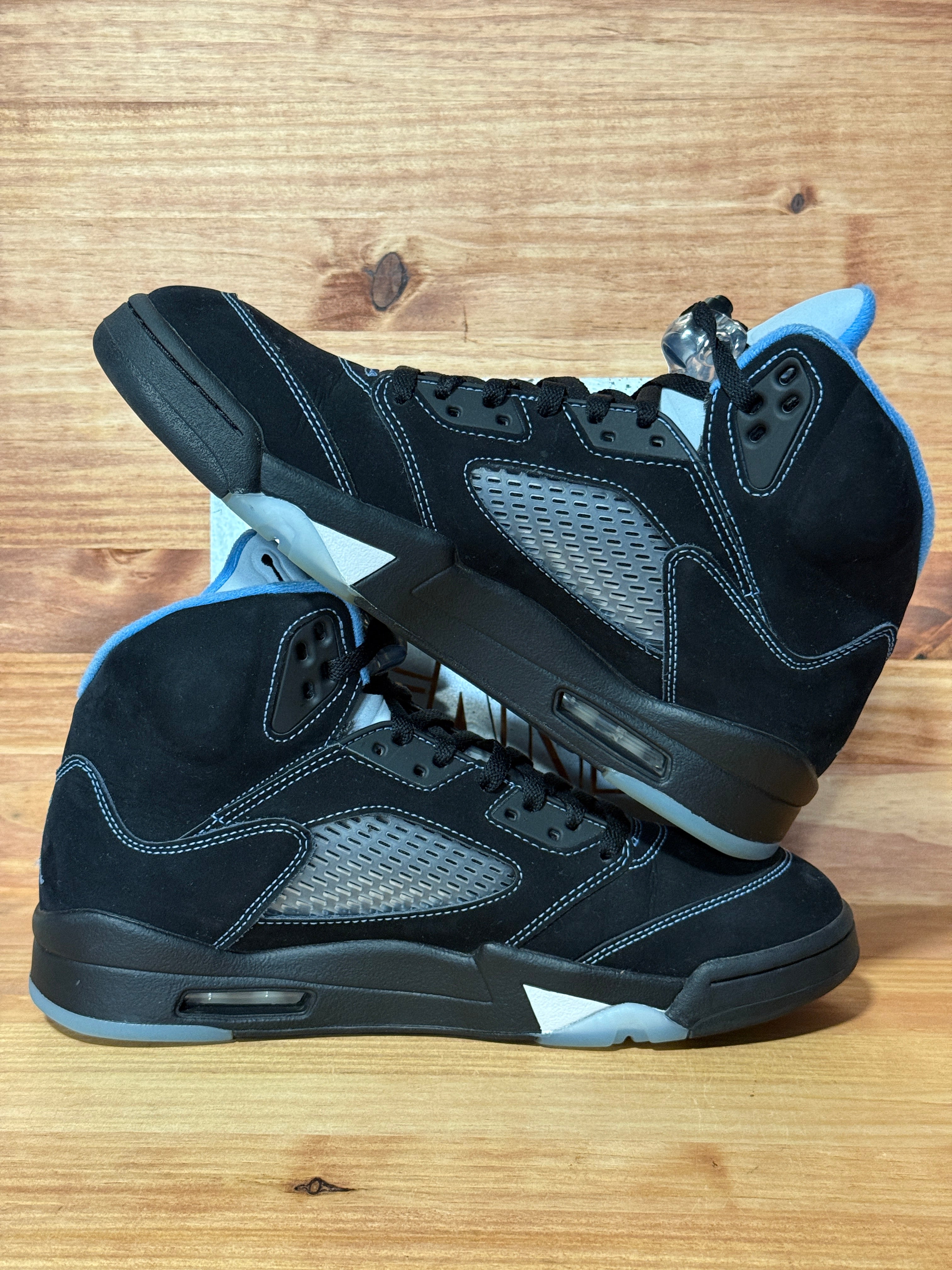 Jordan 5 Retro Black University Blue (2026)