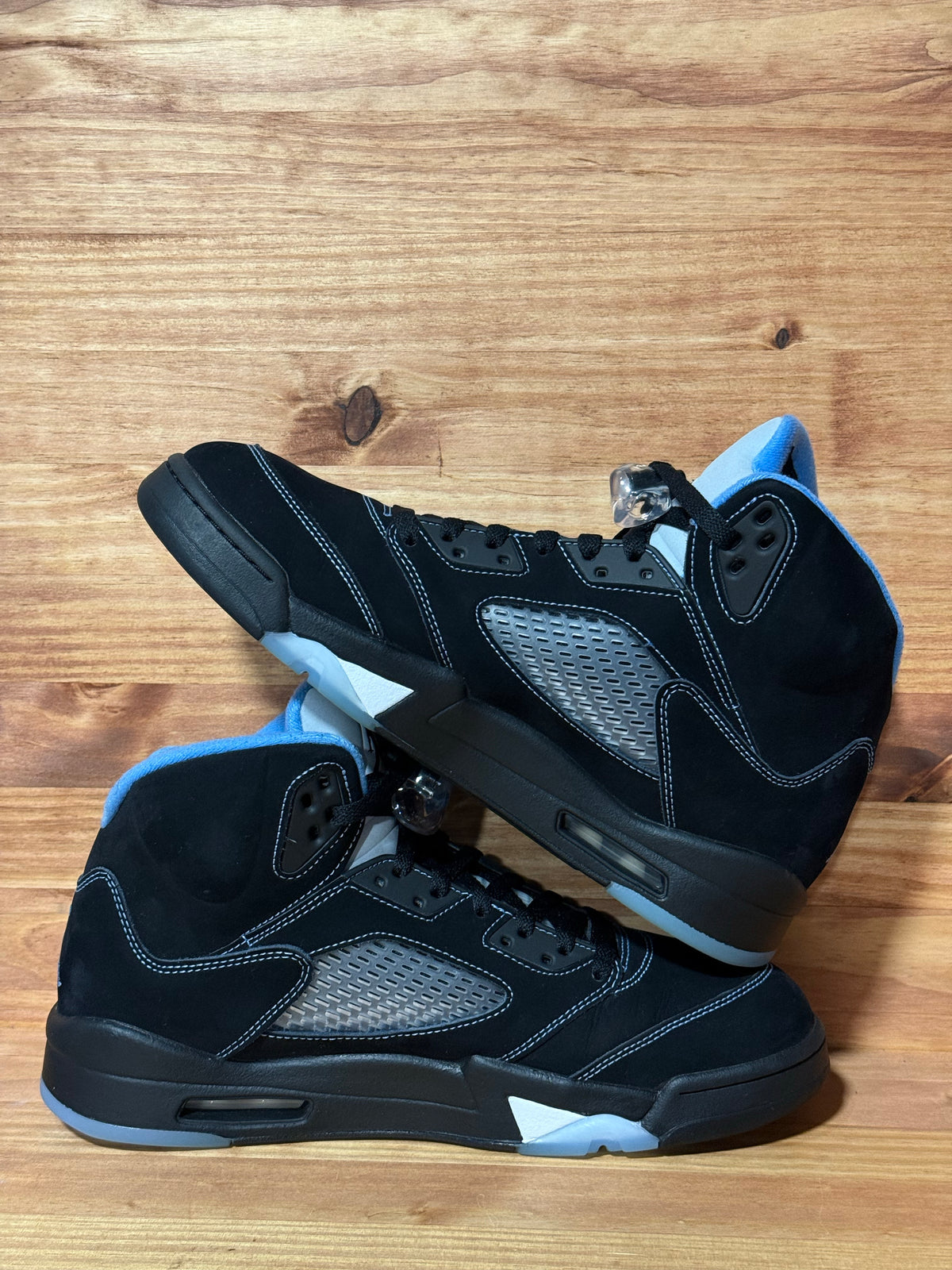 Jordan 5 Retro Black University Blue (2026)