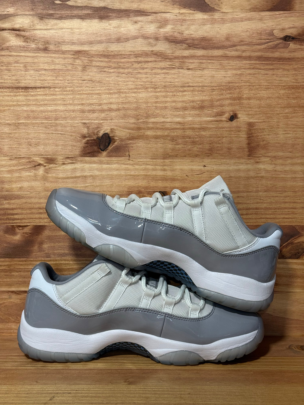 Jordan 11 Retro Low Cement Grey