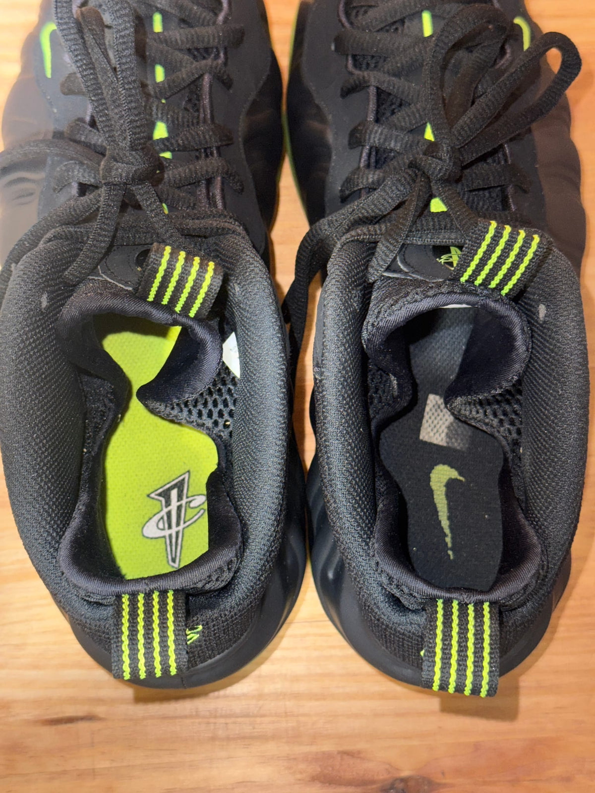 Nike Air Foamposite One Black Volt