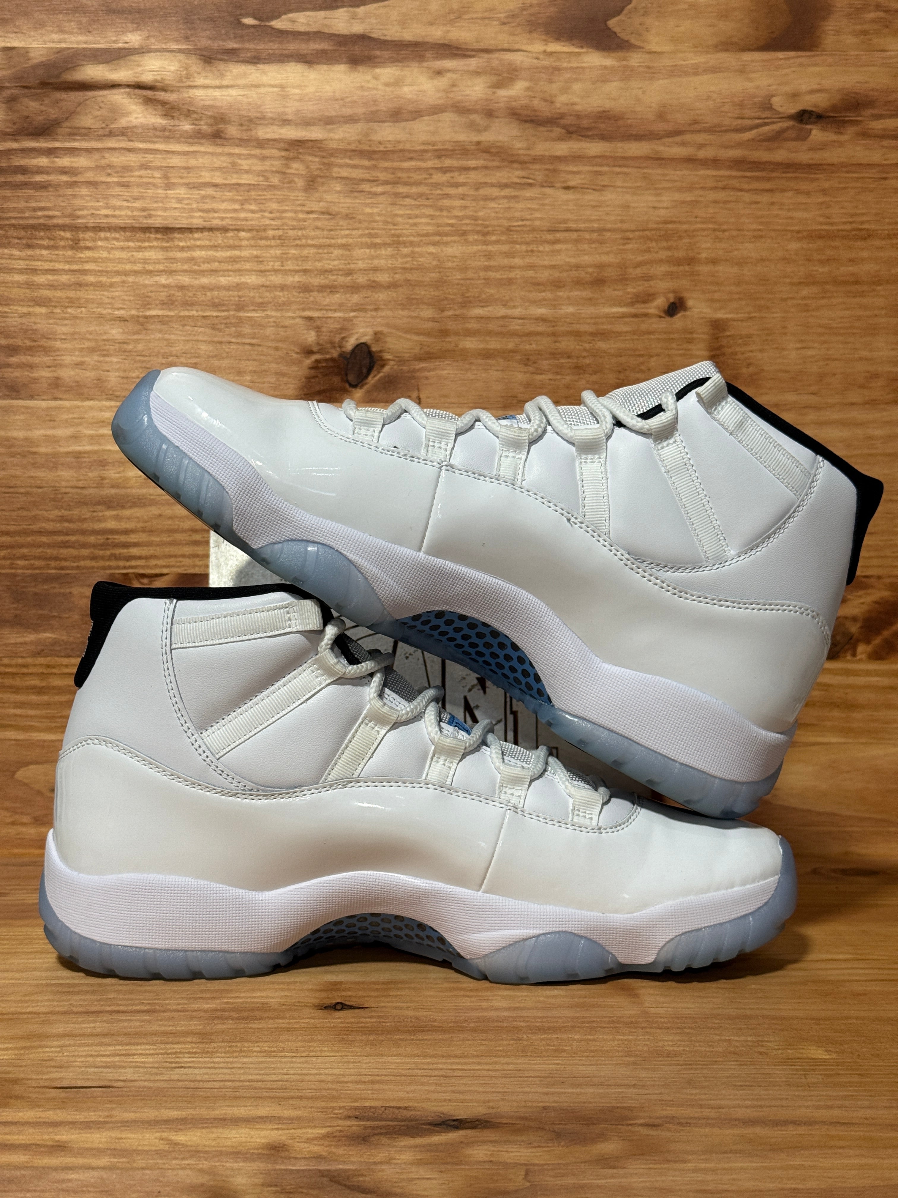 Jordan 11 Retro Legend Blue (2024)