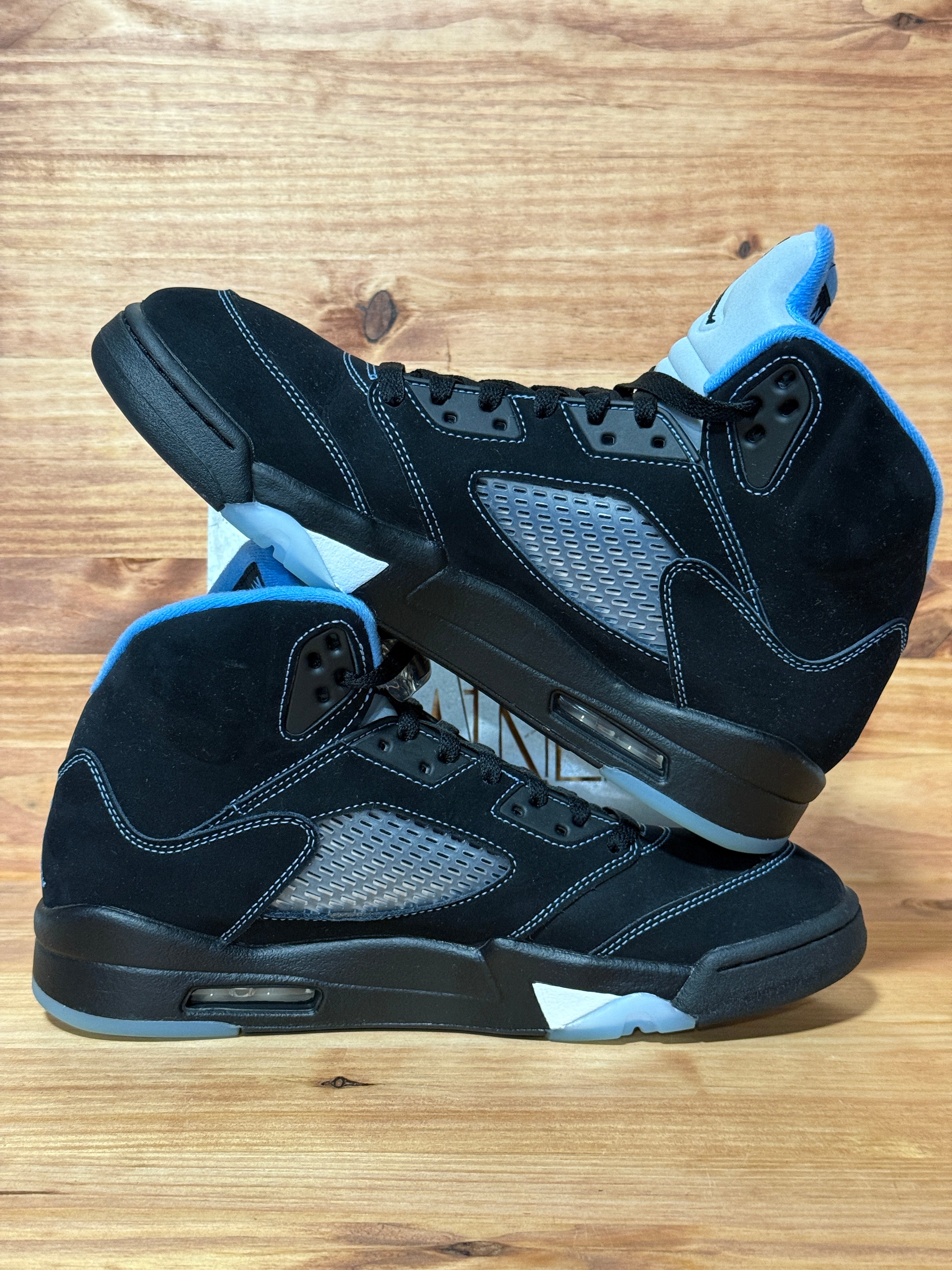 Jordan 5 Retro Black University Blue (2026)