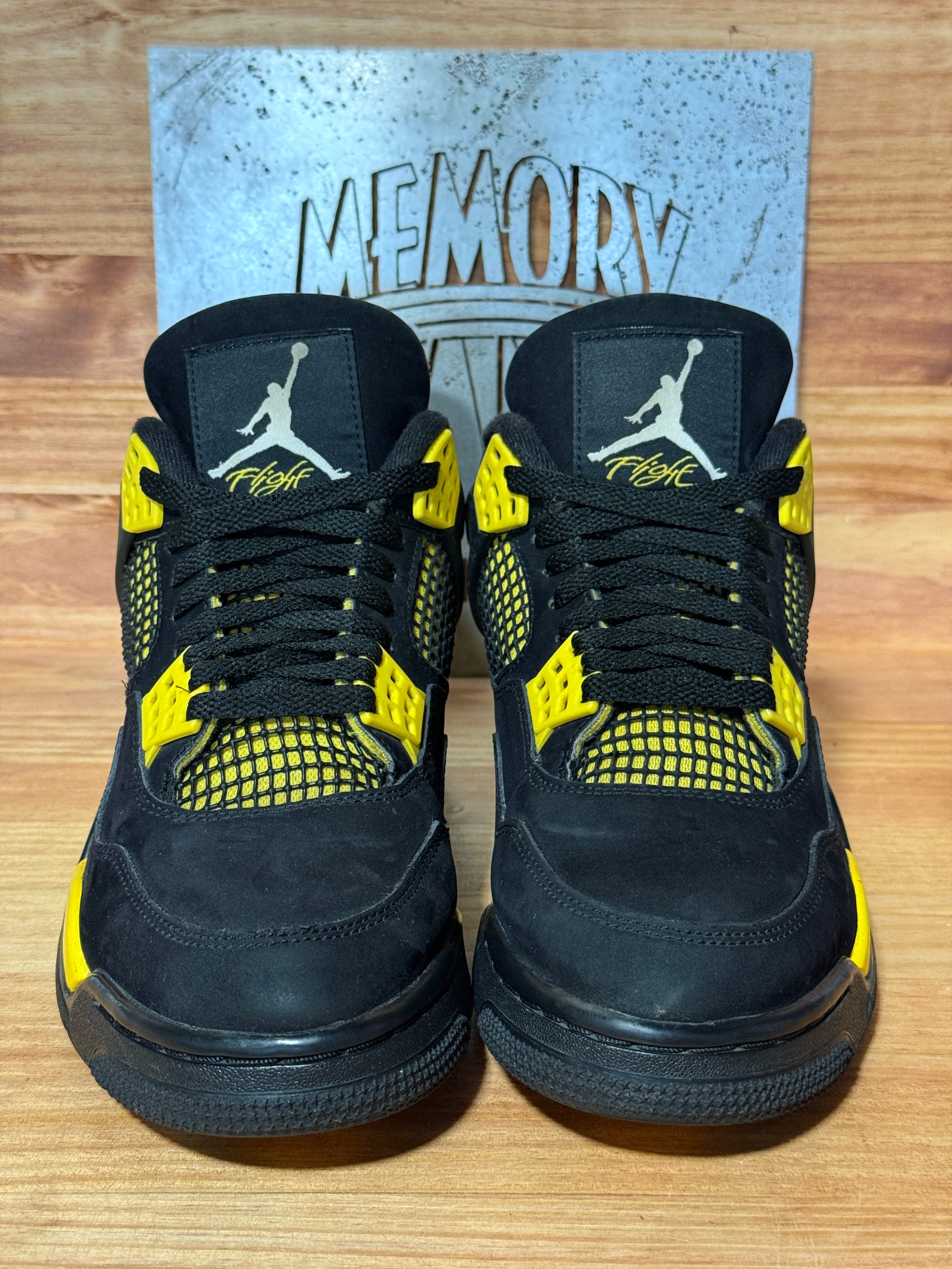 Jordan 4 Retro Thunder (2023)