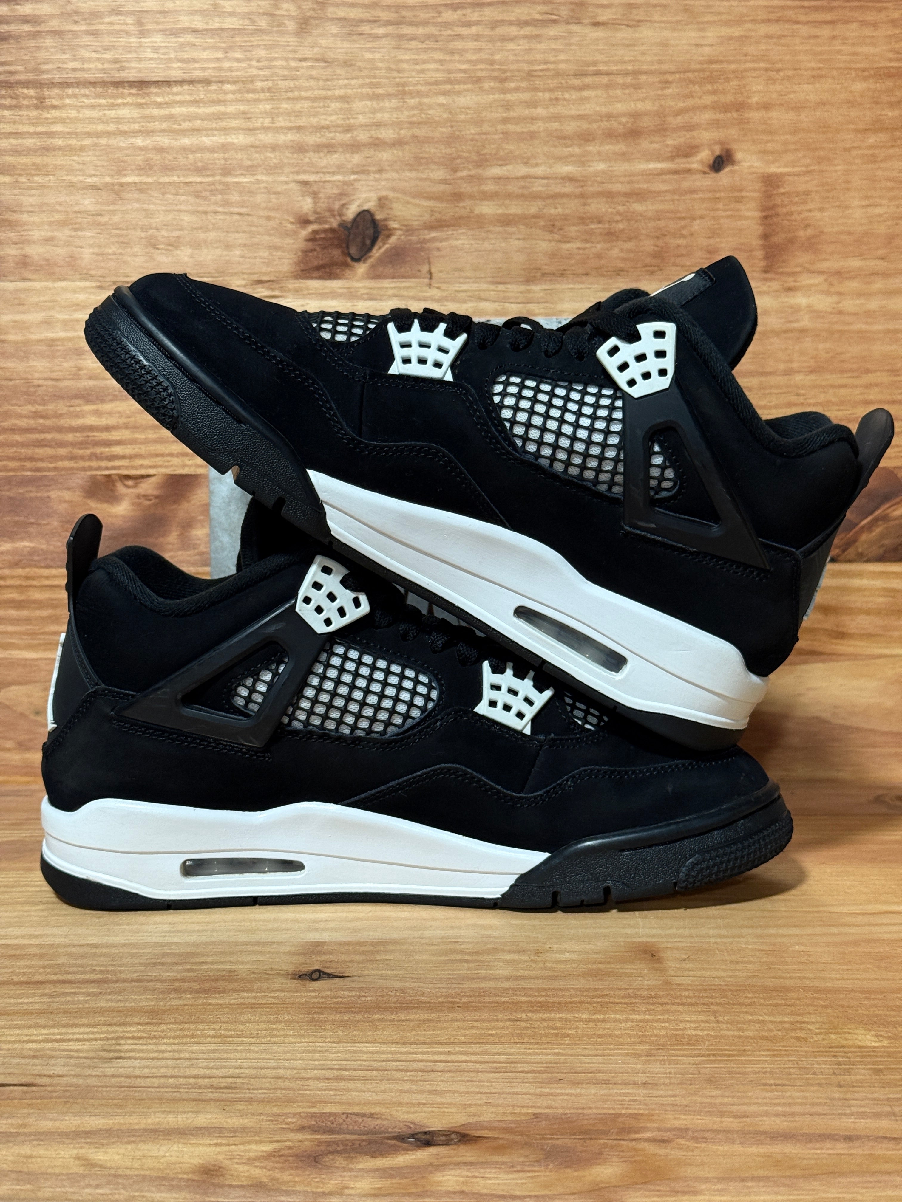 Jordan 4 Retro White Thunder