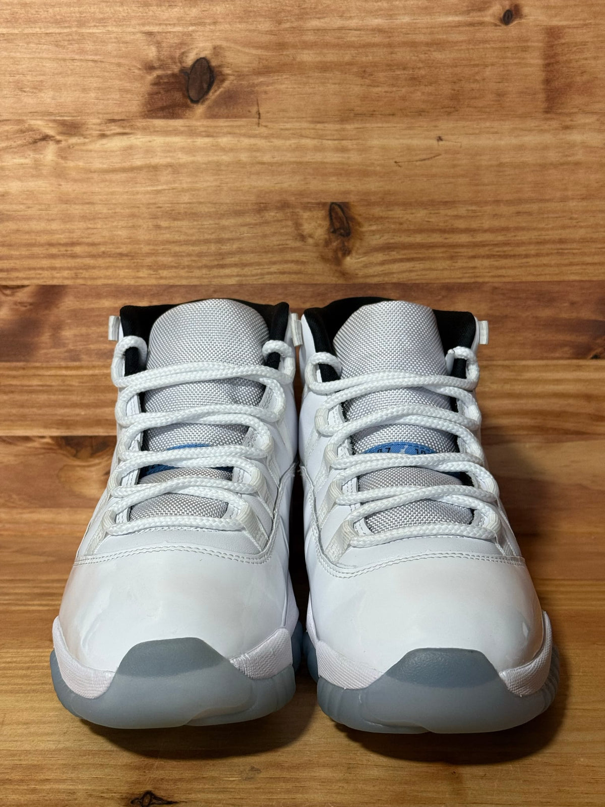 Jordan 11 Retro Legend Blue (2024) - Size 9.5