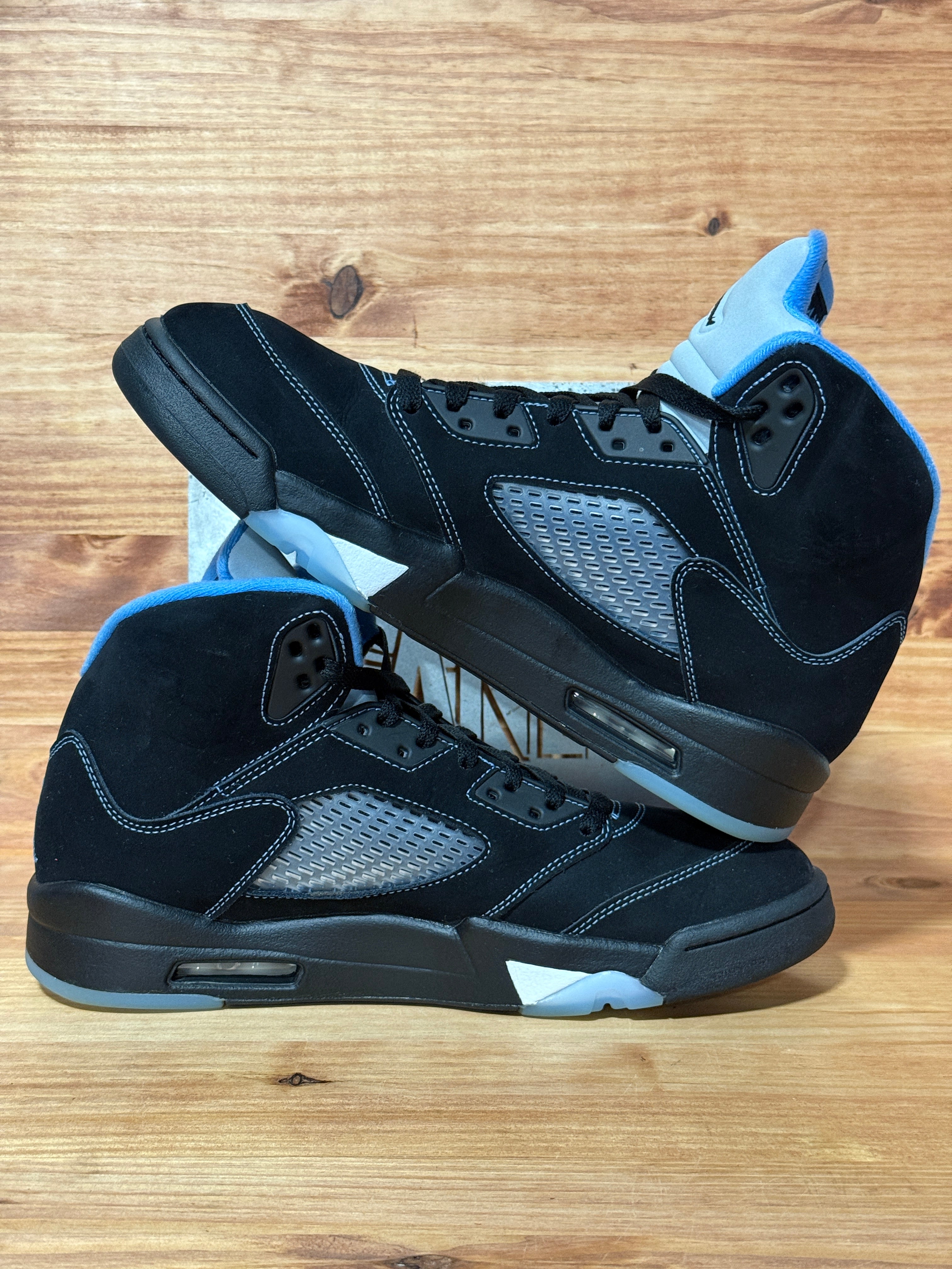 Jordan 5 Retro Black University Blue (2026)
