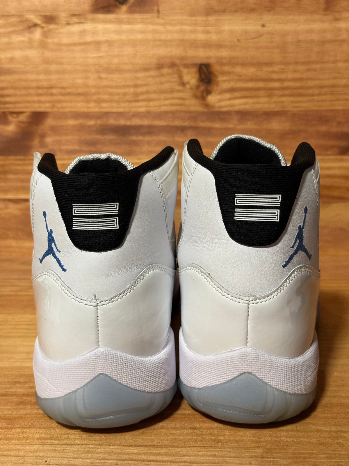 Jordan 11 Retro Legend Blue (2024)