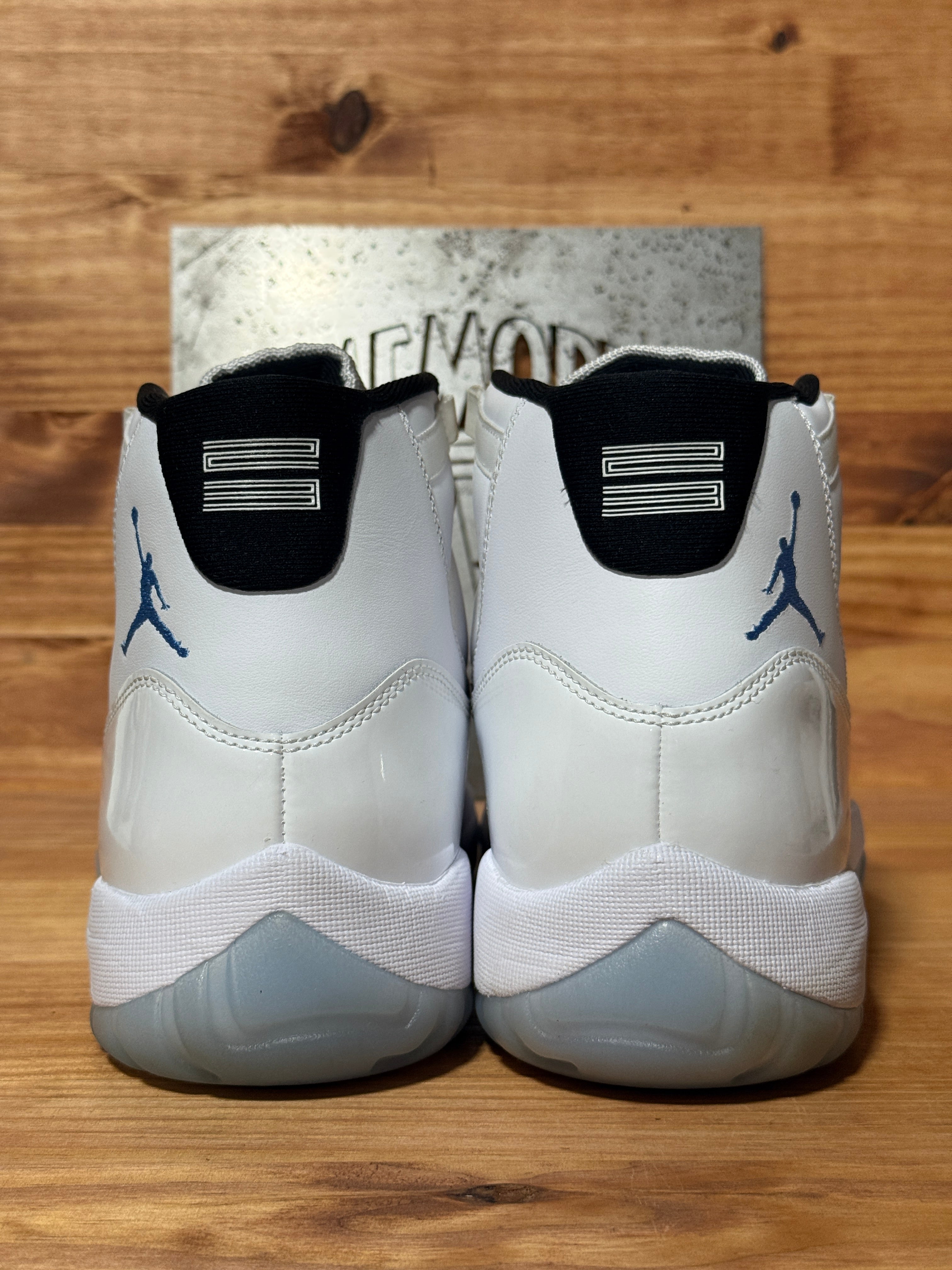 Jordan 11 Retro Legend Blue (2024)
