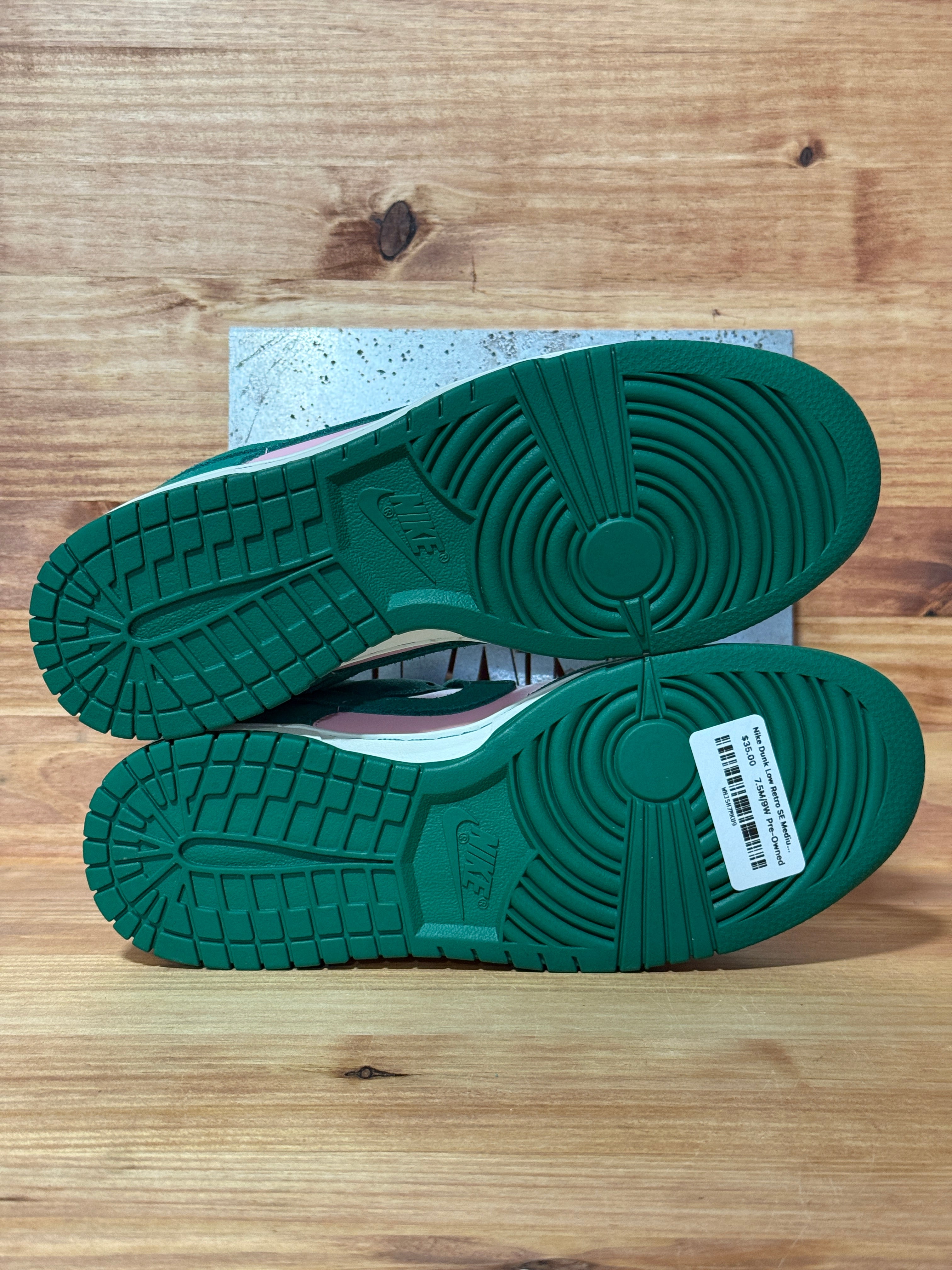 Nike Dunk Low Retro SE Medium Soft Pink Malachite
