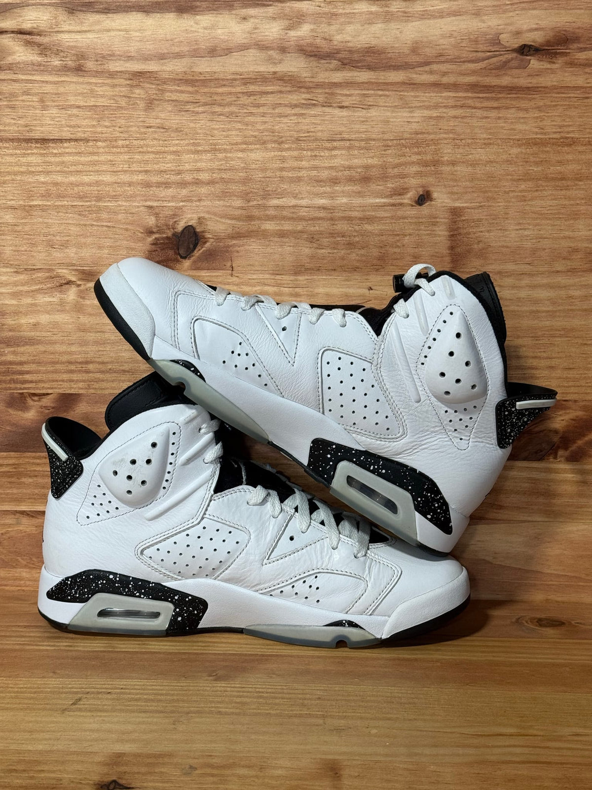 Jordan 6 Retro Reverse Oreo - Size 11